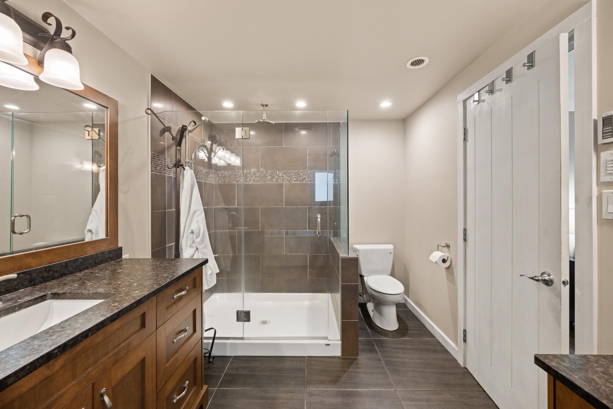 









6124


264

Street,
Langley,




BC
V4W 1P4

