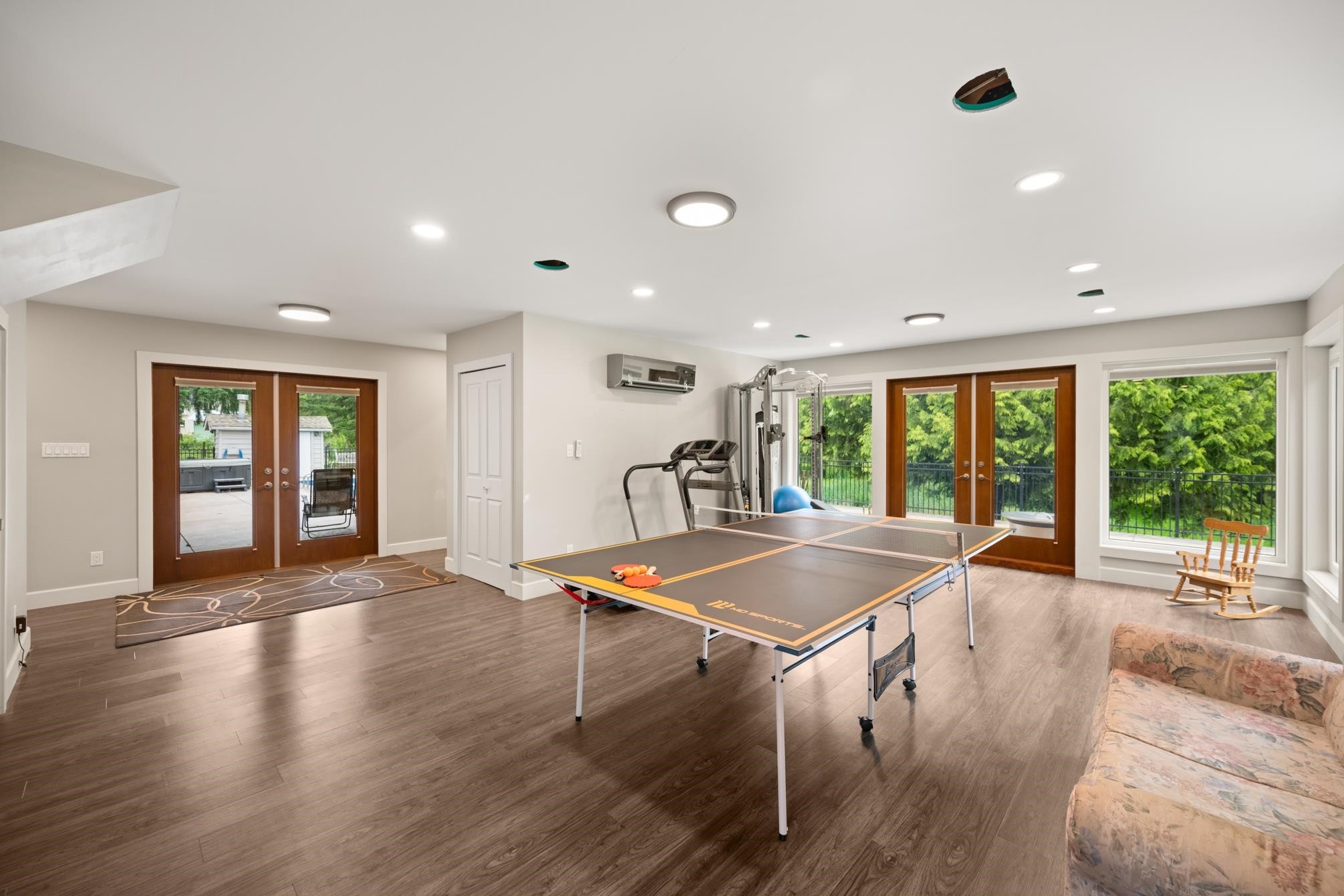 









6124


264

Street,
Langley,




BC
V4W 1P4

