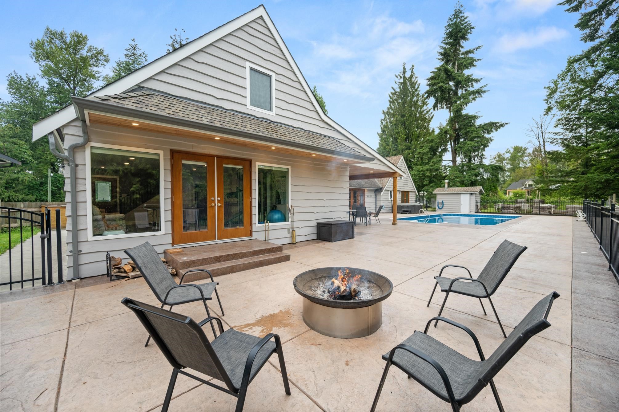 









6124


264

Street,
Langley,




BC
V4W 1P4

