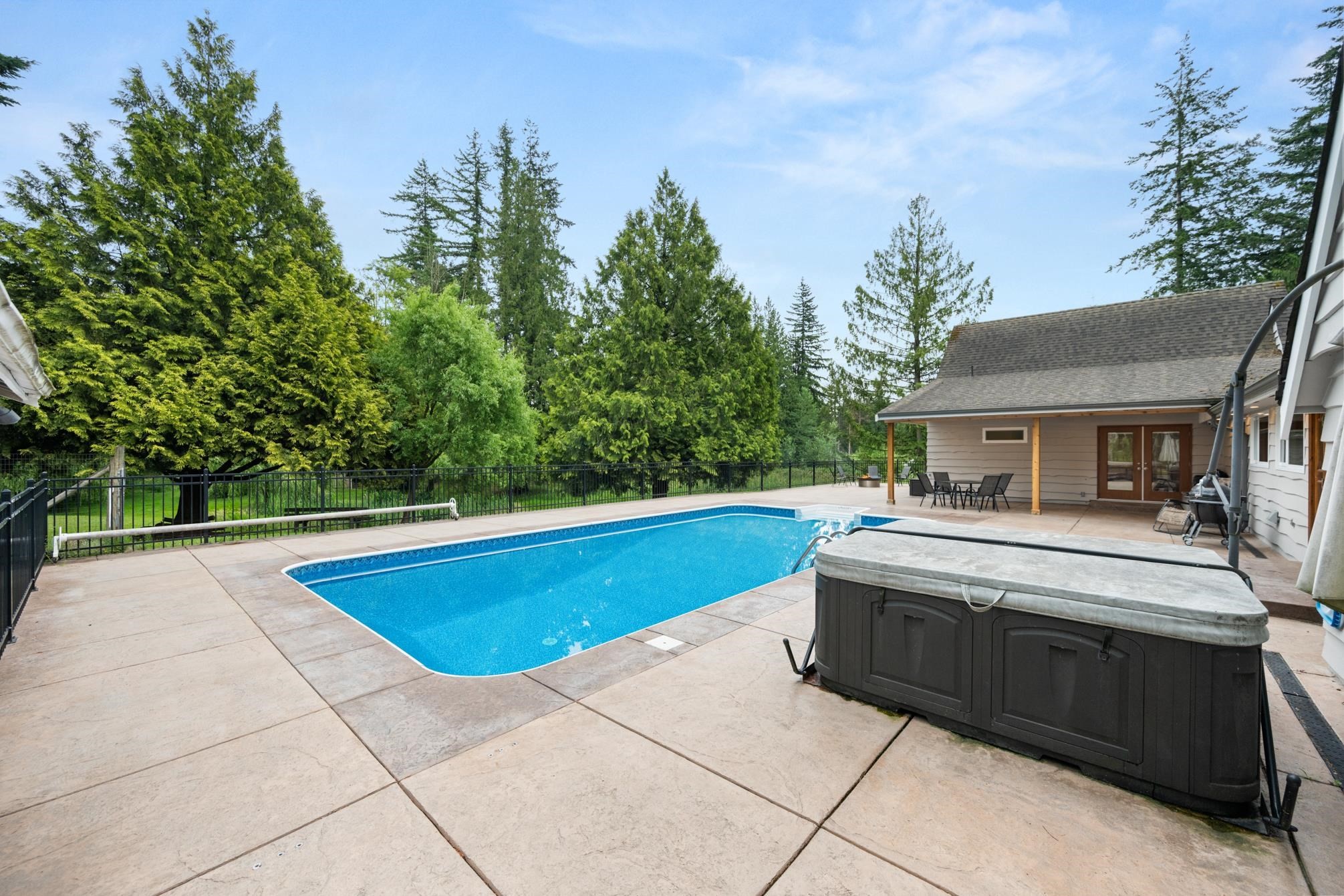 









6124


264

Street,
Langley,




BC
V4W 1P4

