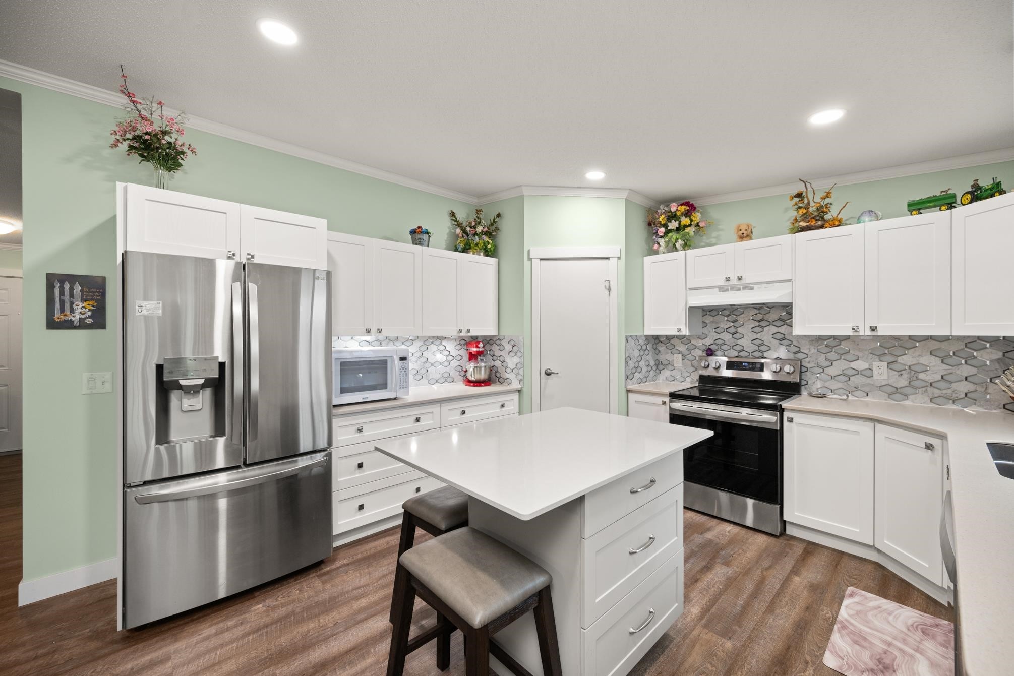 









6124


264

Street,
Langley,




BC
V4W 1P4


