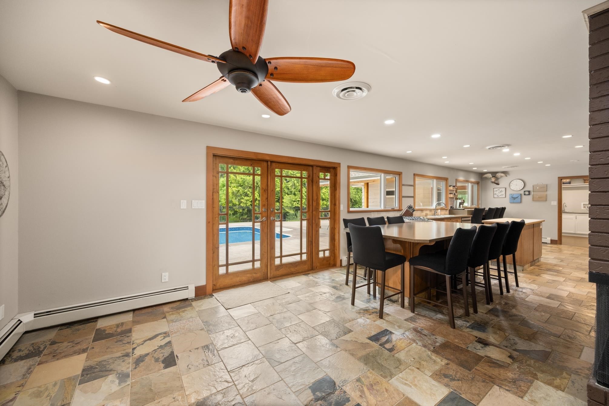 









6124


264

Street,
Langley,




BC
V4W 1P4

