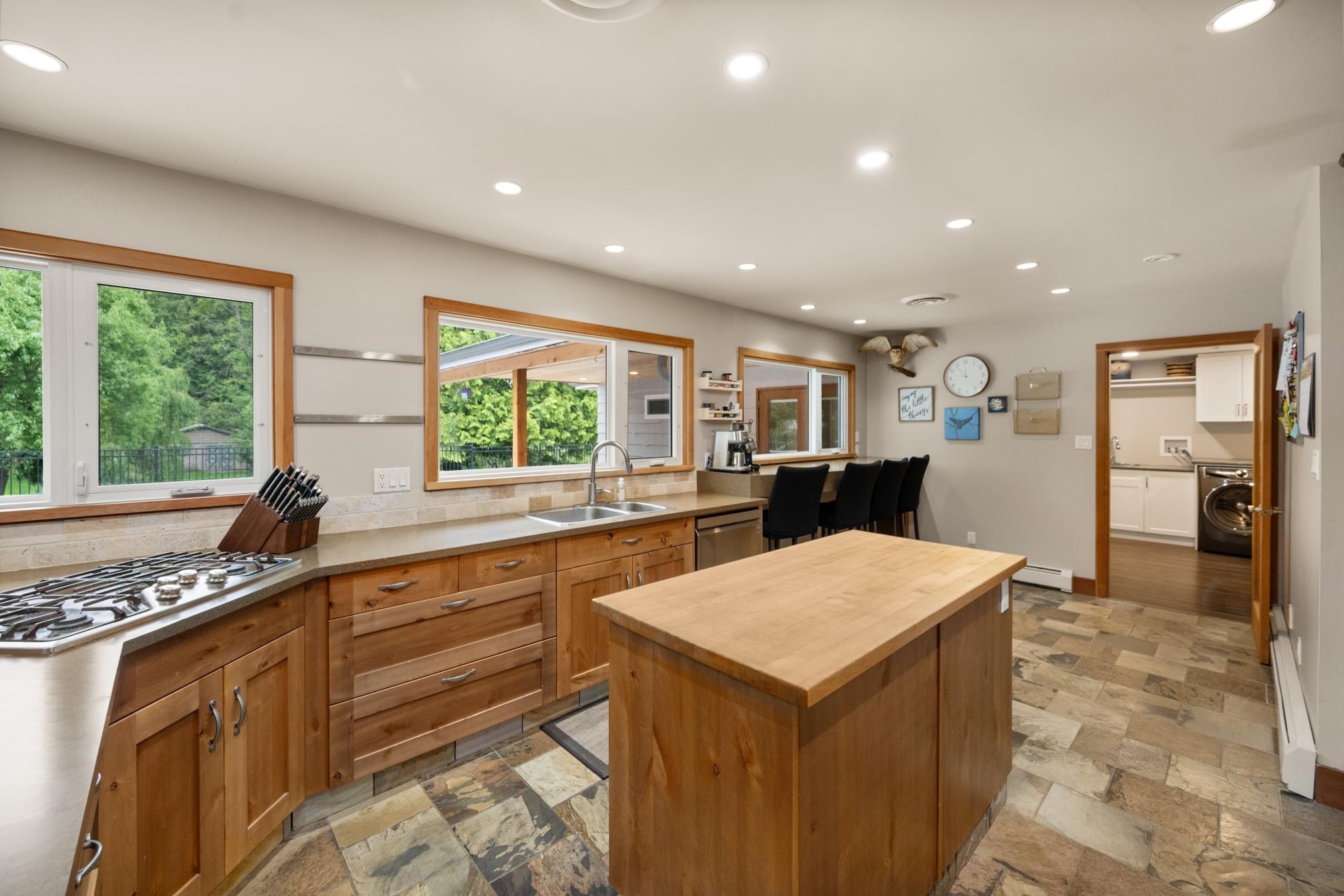 









6124


264

Street,
Langley,




BC
V4W 1P4

