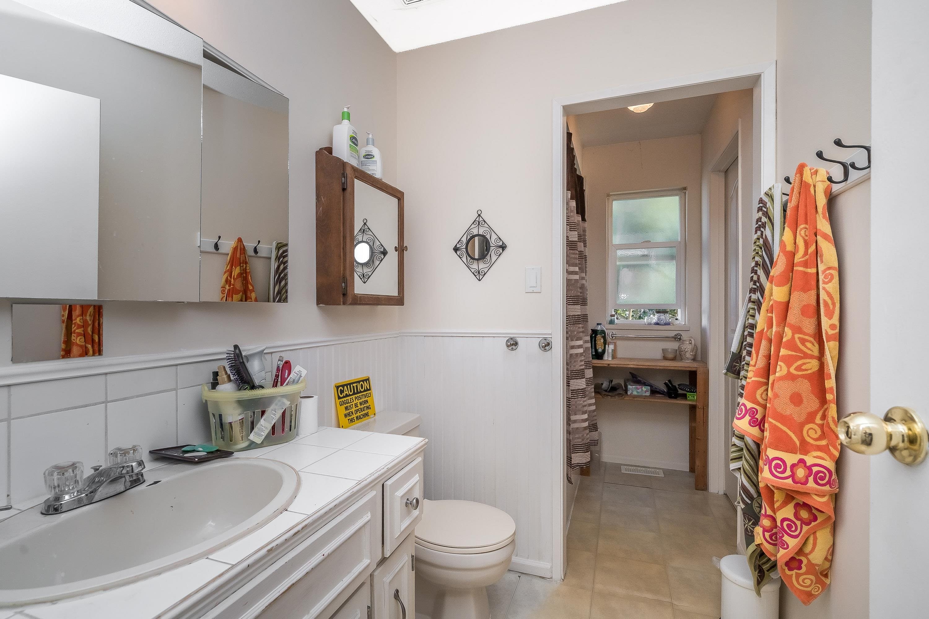 









17804


60th

Avenue,
Surrey,




BC
V3S 1V4

