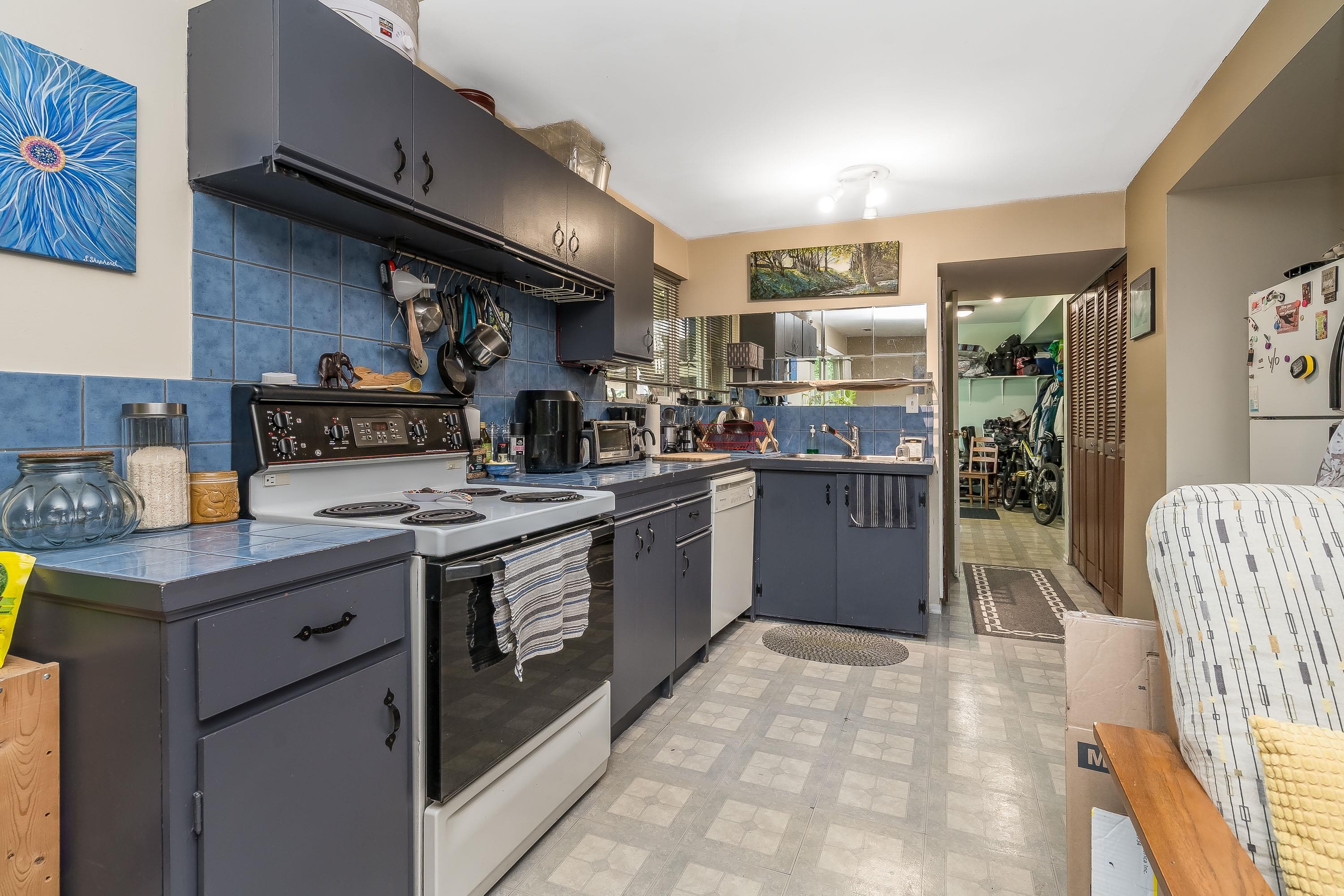 









17804


60th

Avenue,
Surrey,




BC
V3S 1V4

