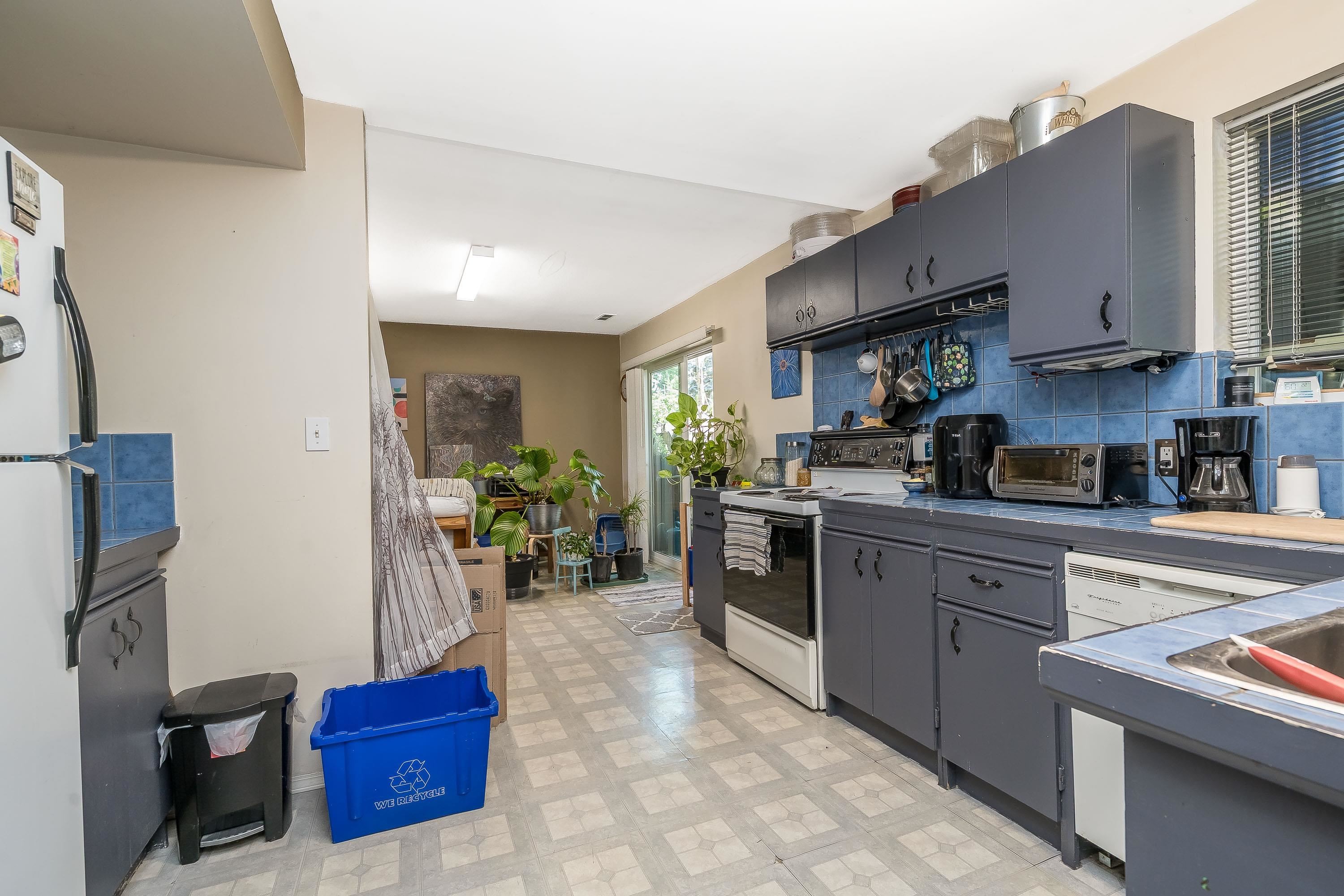 









17804


60th

Avenue,
Surrey,




BC
V3S 1V4

