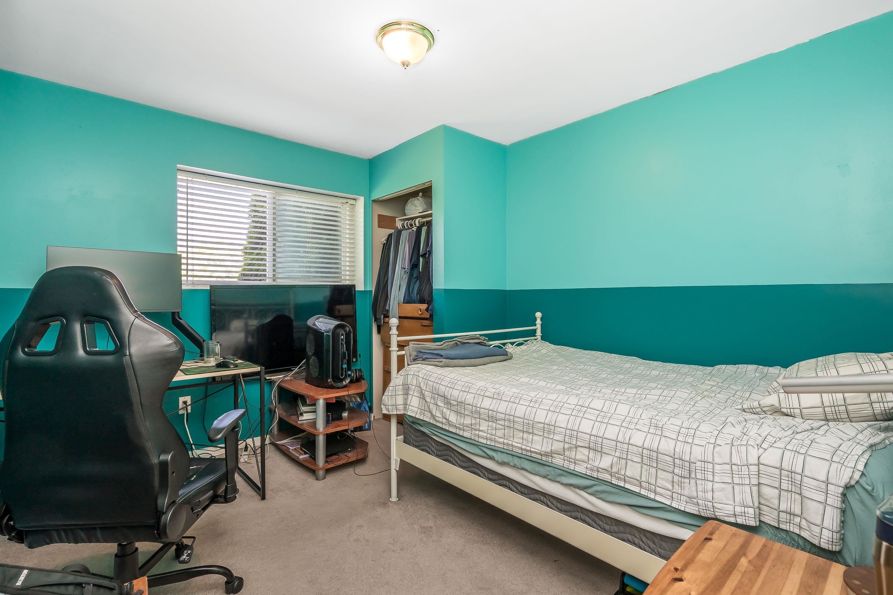 









17804


60th

Avenue,
Surrey,




BC
V3S 1V4

