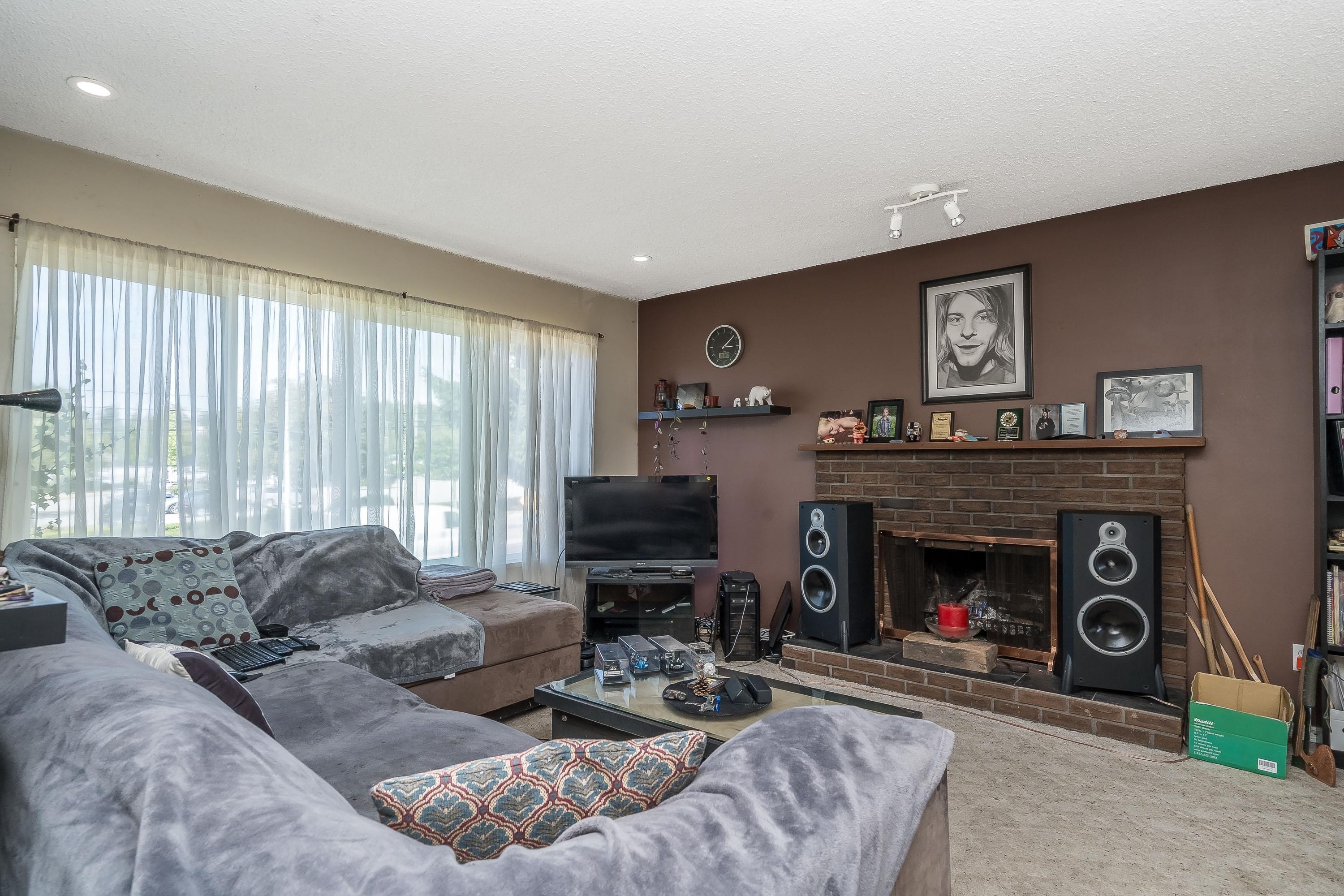 









17804


60th

Avenue,
Surrey,




BC
V3S 1V4

