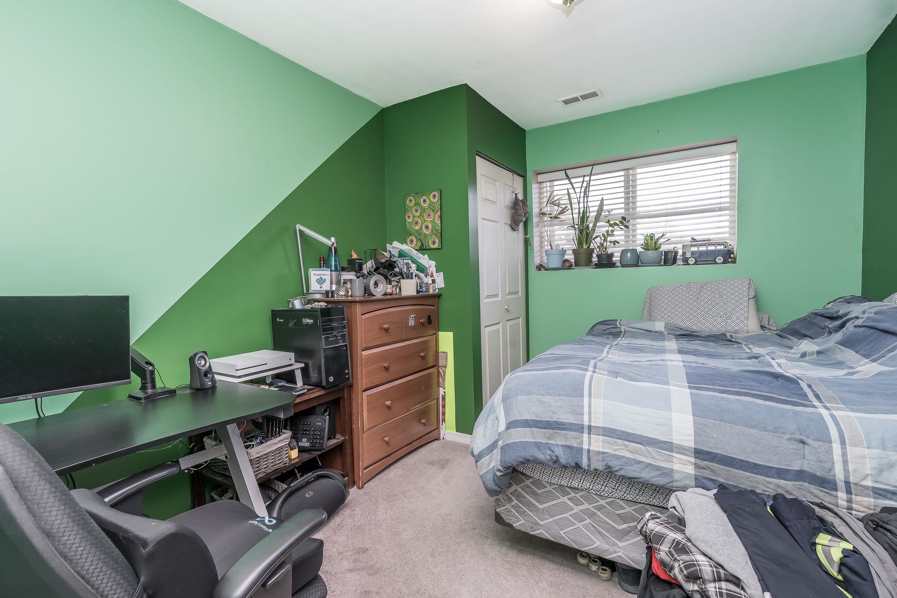 









17804


60th

Avenue,
Surrey,




BC
V3S 1V4


