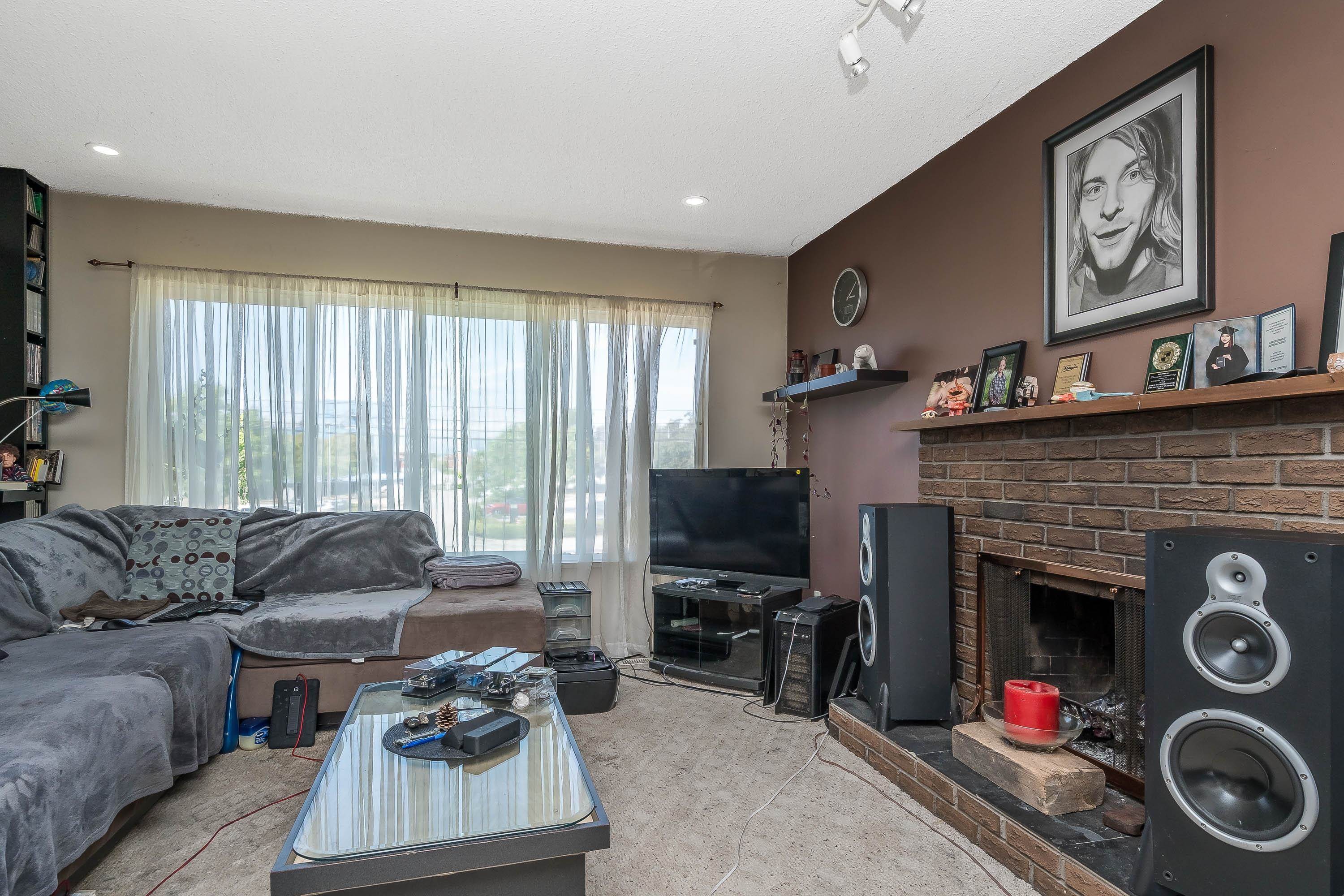 









17804


60th

Avenue,
Surrey,




BC
V3S 1V4

