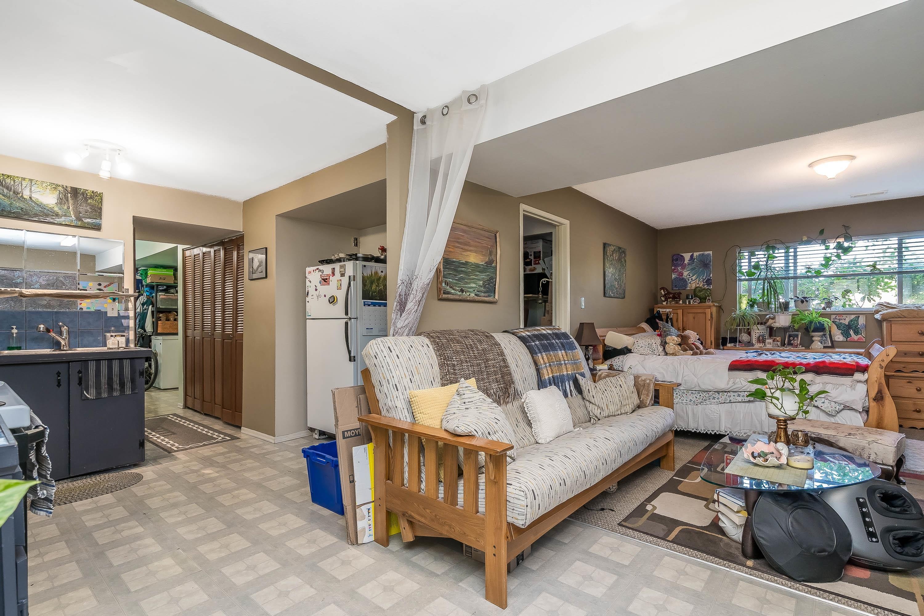









17804


60th

Avenue,
Surrey,




BC
V3S 1V4

