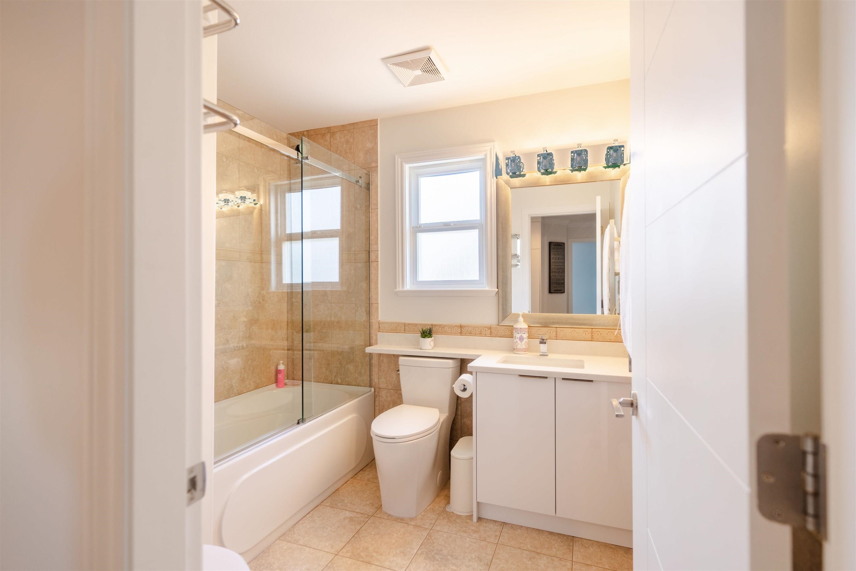 









11646


82

Avenue,
Delta,




BC
V4C 2C4

