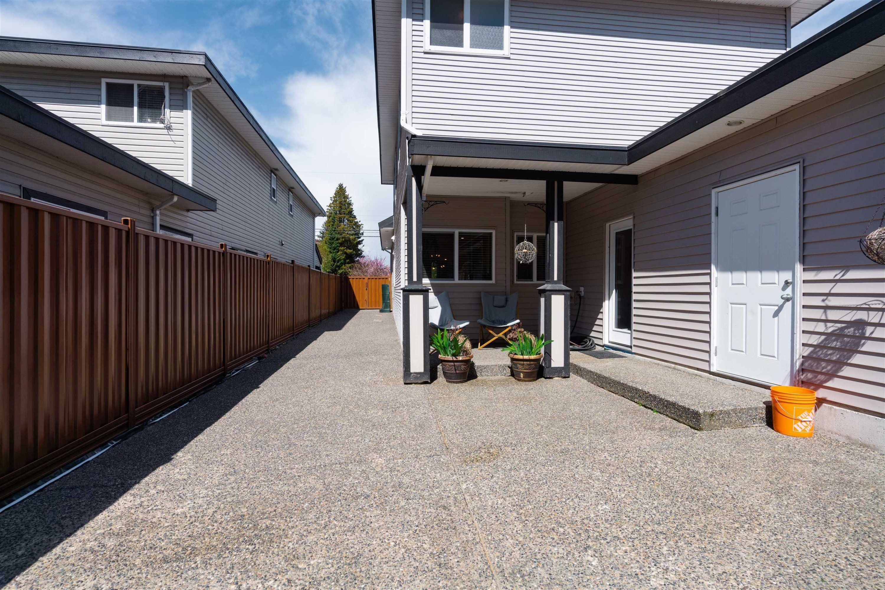 









11646


82

Avenue,
Delta,




BC
V4C 2C4

