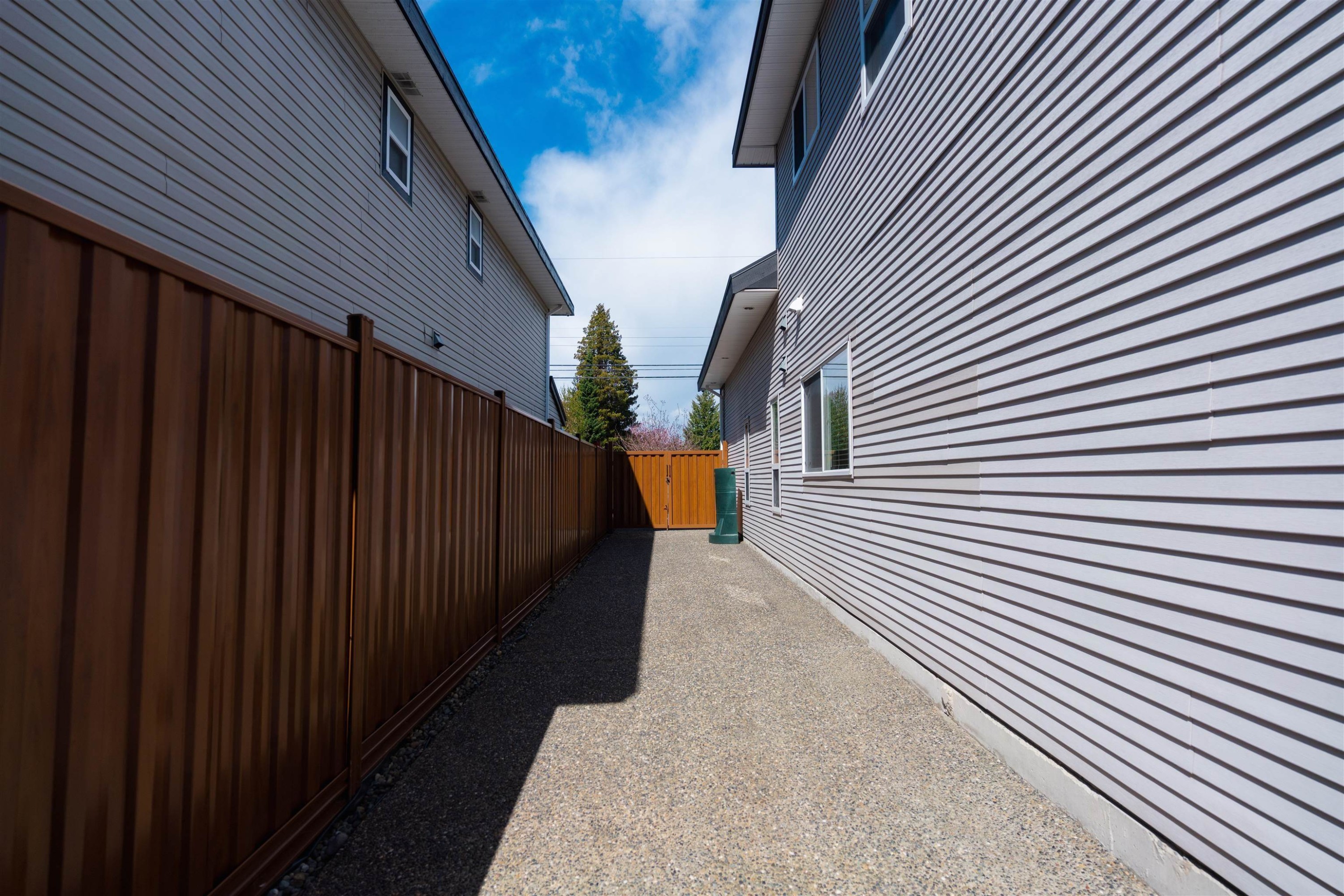 









11646


82

Avenue,
Delta,




BC
V4C 2C4


