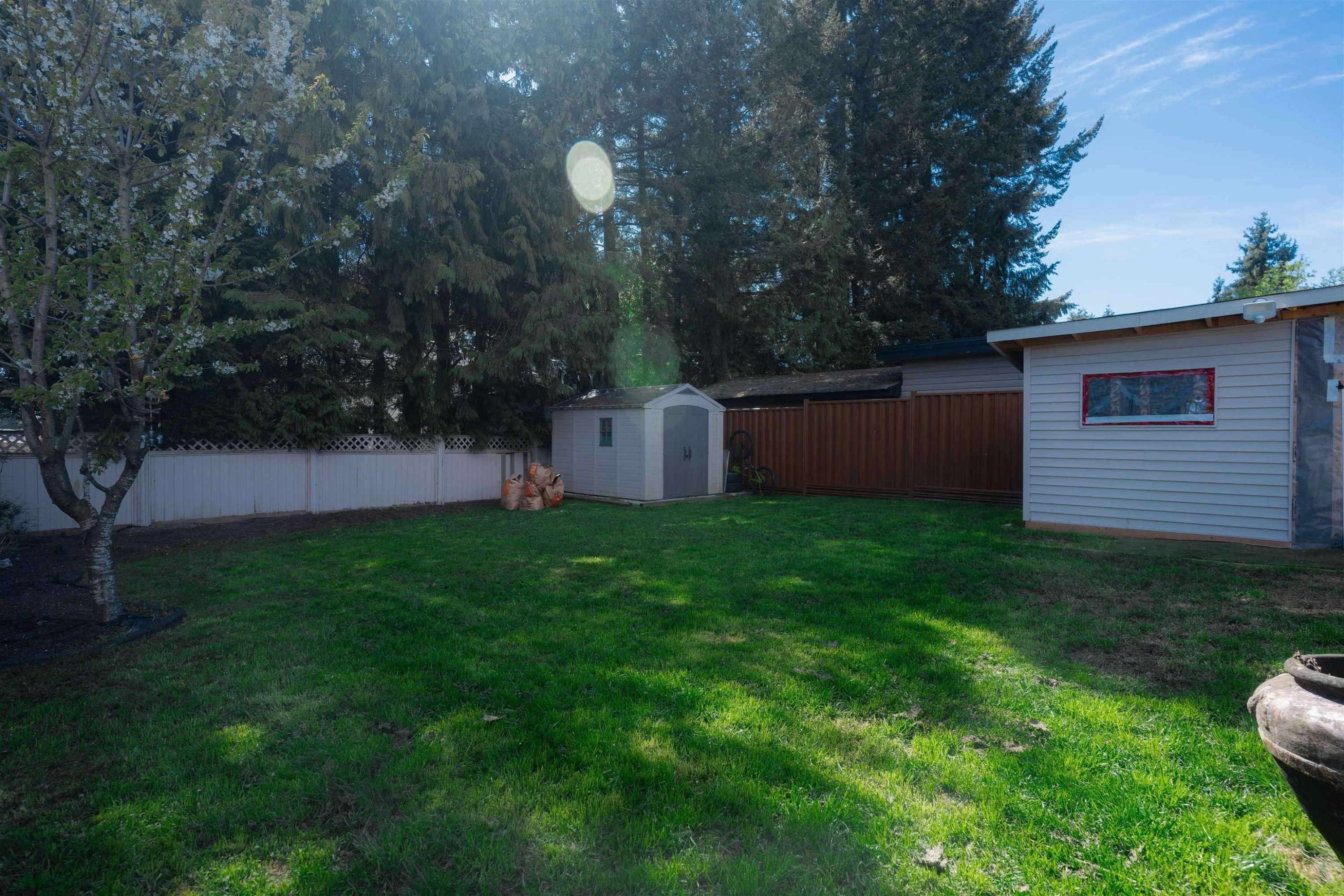 









11646


82

Avenue,
Delta,




BC
V4C 2C4

