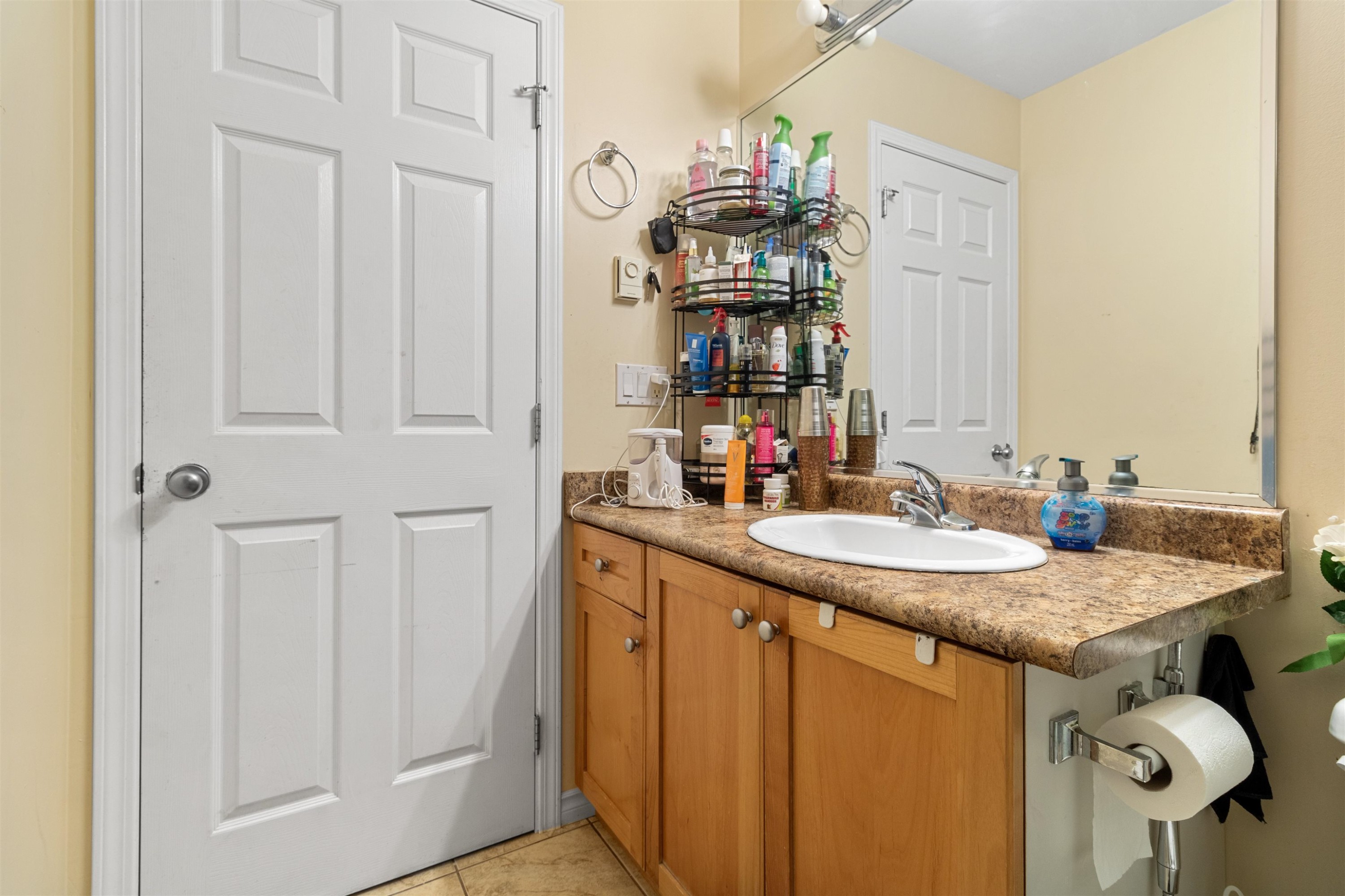 









12730


66

Avenue, 18,
Surrey,




BC
V3W 2A9

