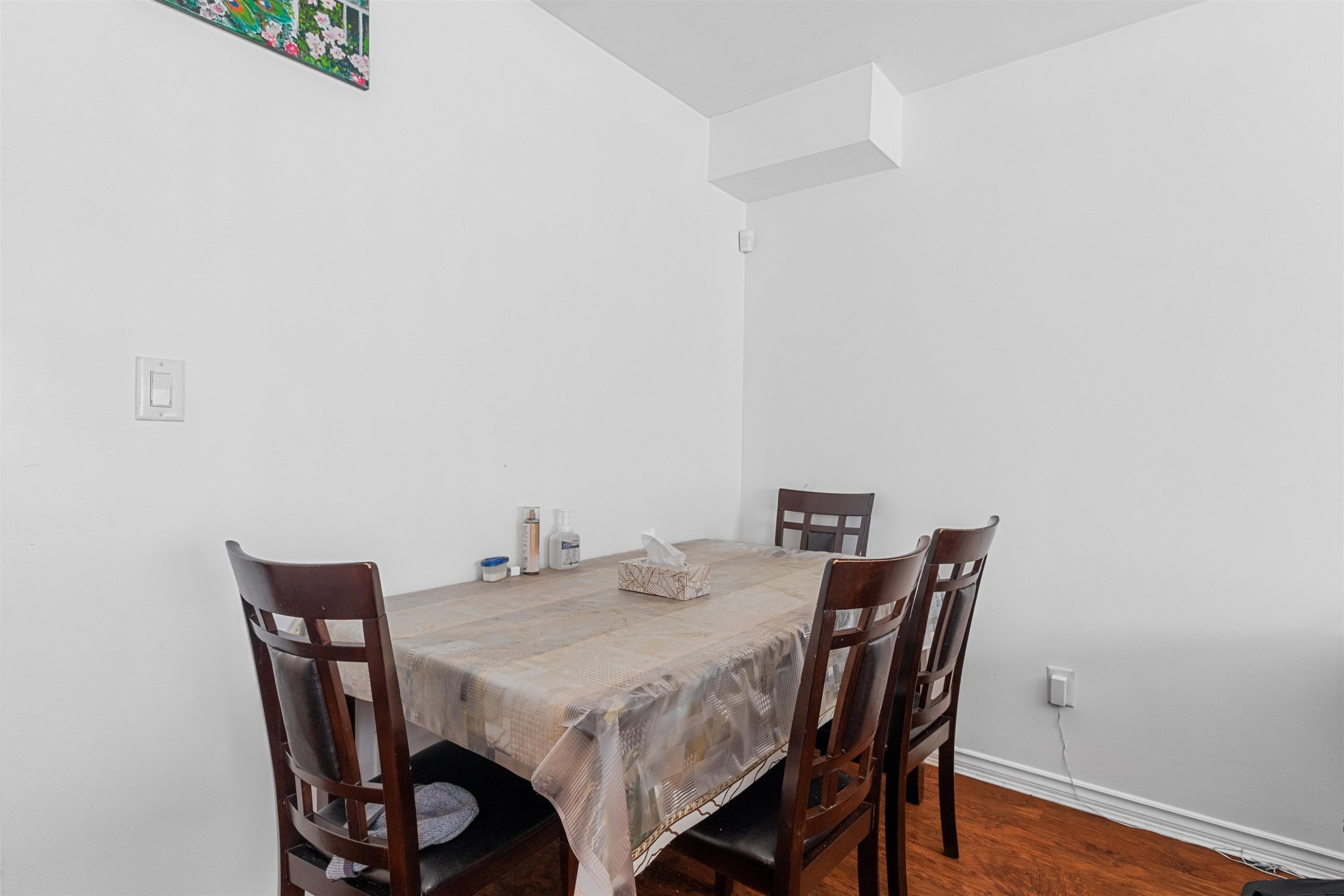 









12730


66

Avenue, 18,
Surrey,




BC
V3W 2A9


