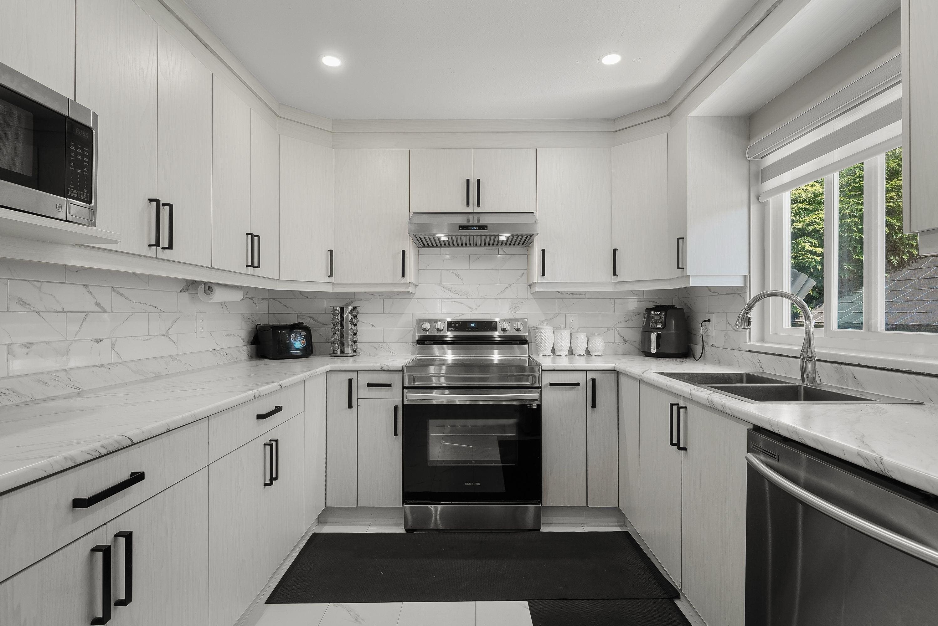 









8964


142a

Street,
Surrey,




BC
V3V 7T1

