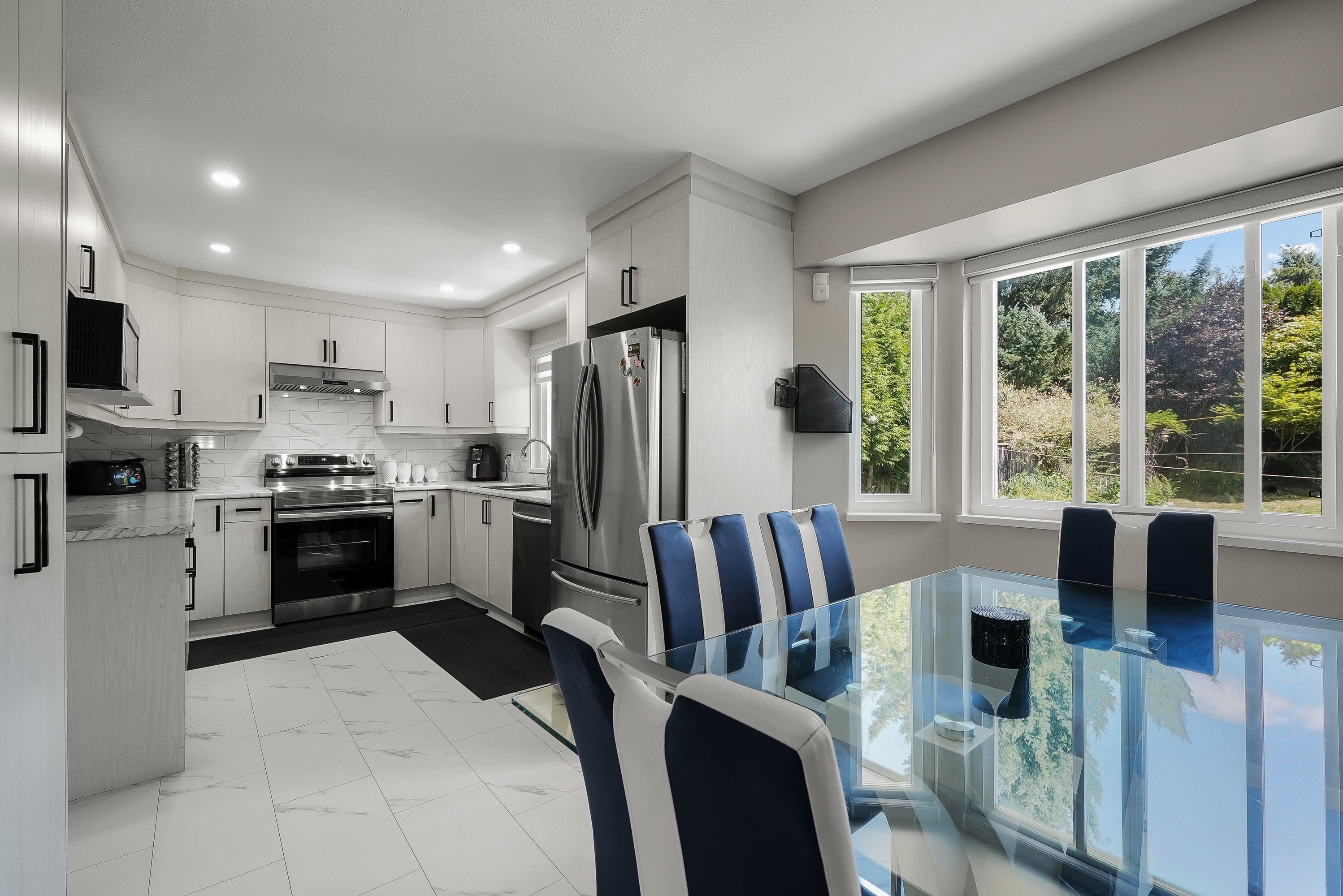 









8964


142a

Street,
Surrey,




BC
V3V 7T1

