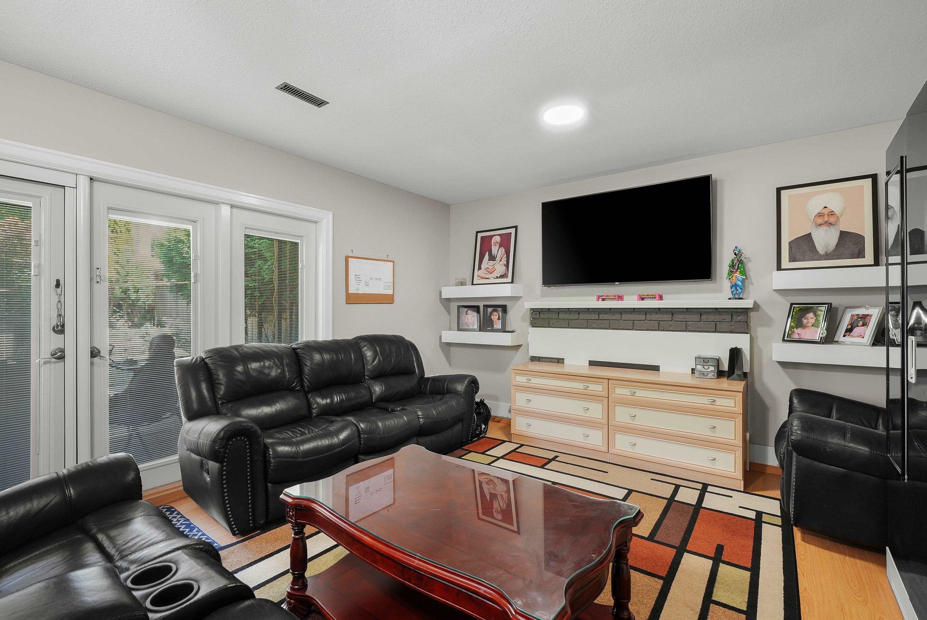 









8964


142a

Street,
Surrey,




BC
V3V 7T1

