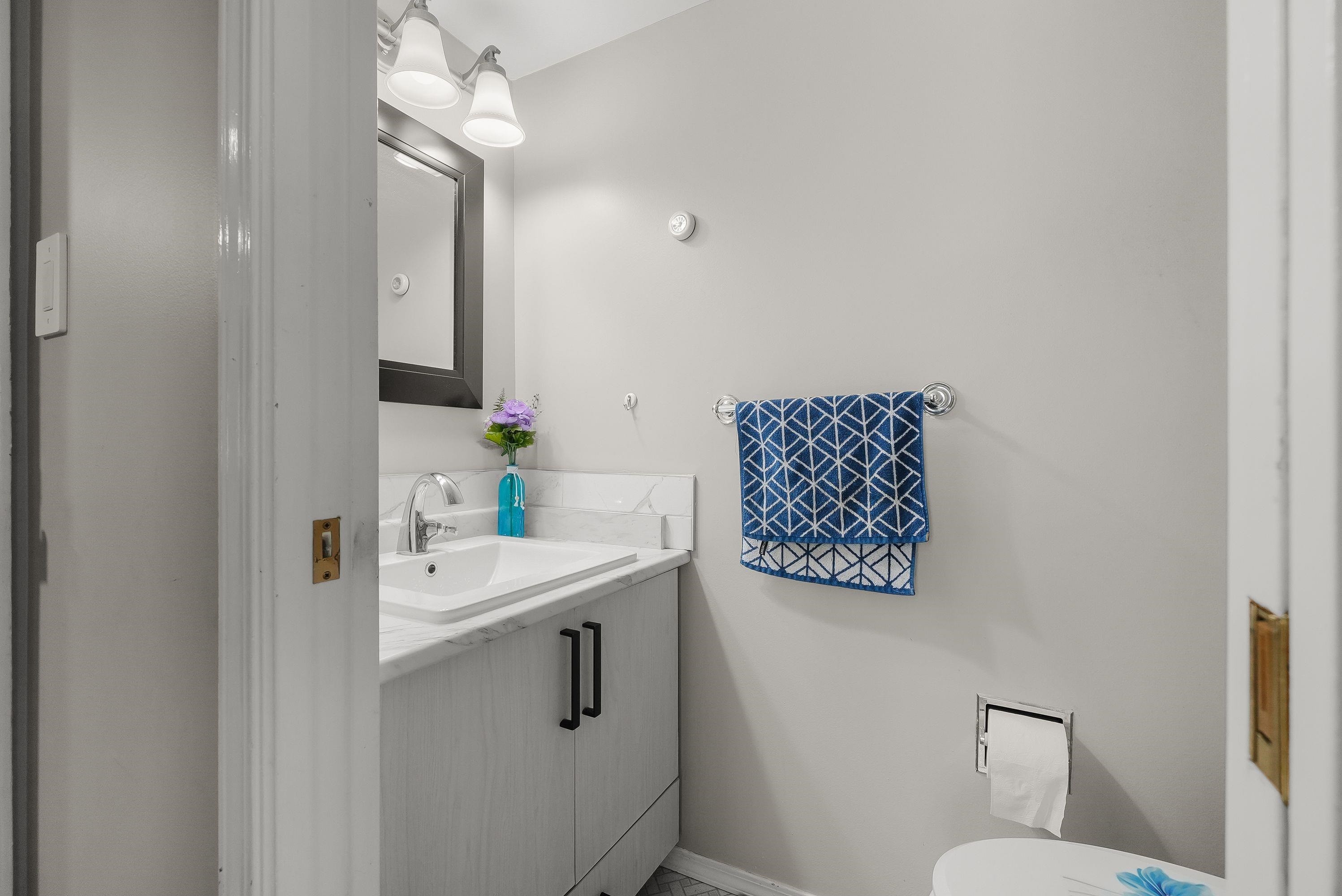 









8964


142a

Street,
Surrey,




BC
V3V 7T1

