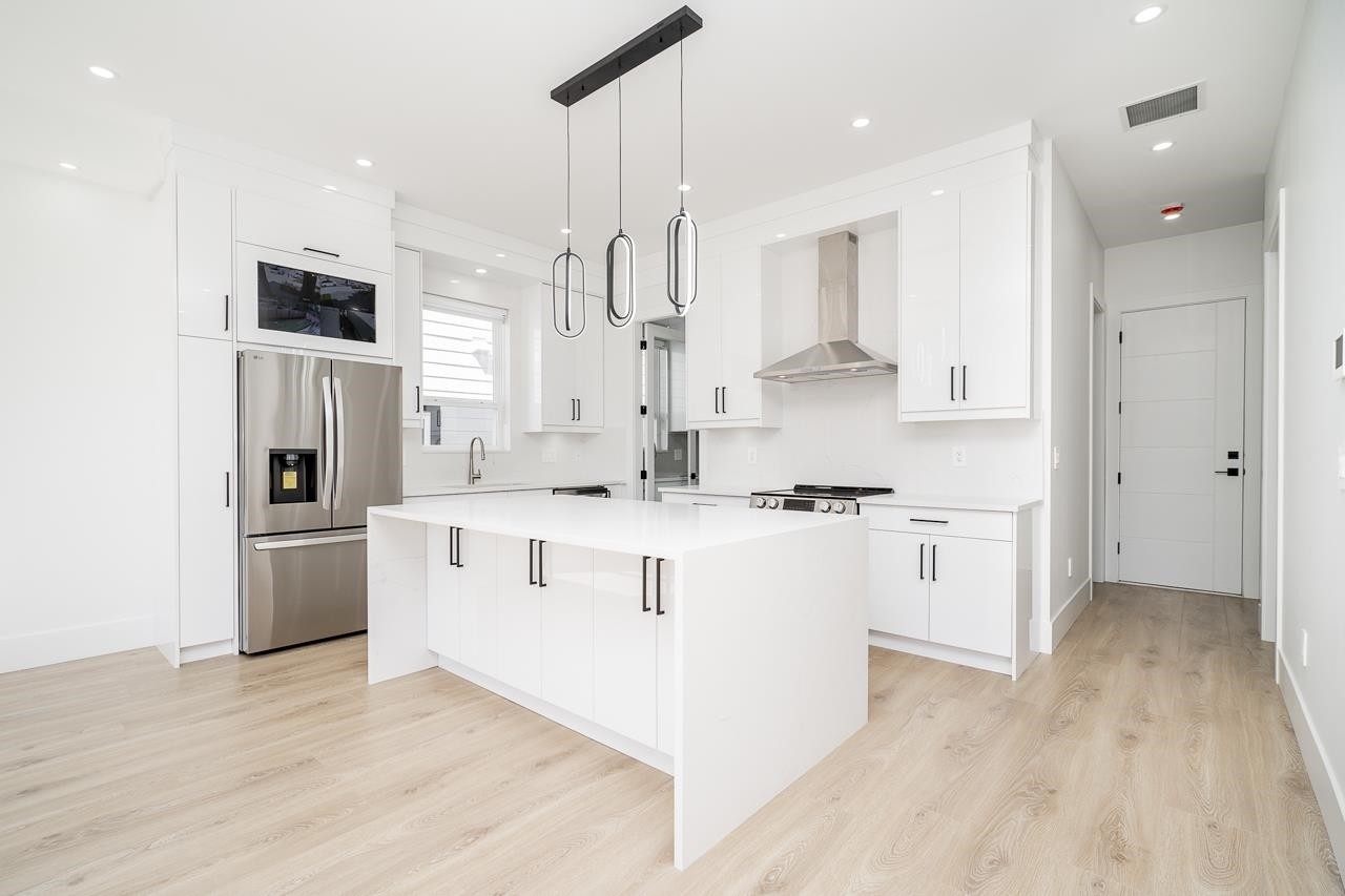 









7515


205

Street,
Langley,




BC
V2Y 1V5

