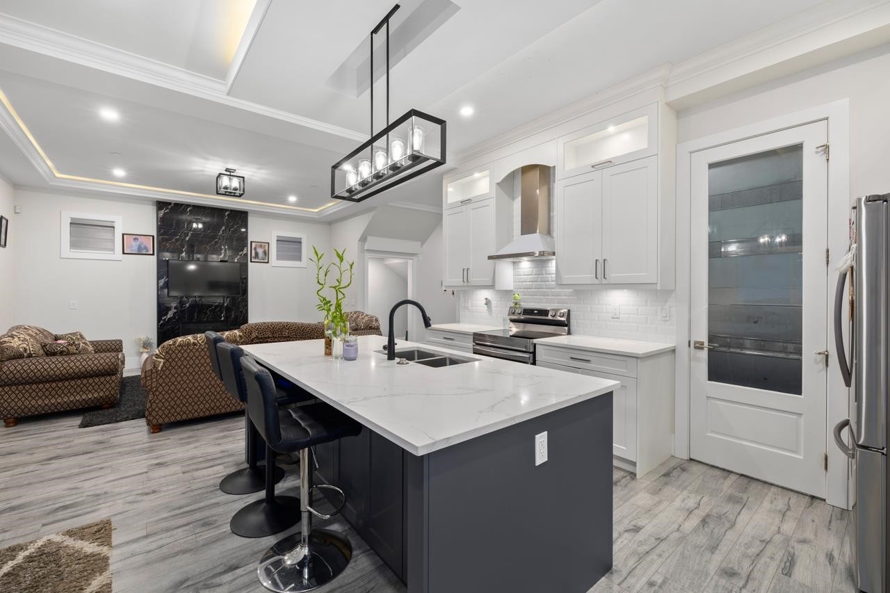 









4581


Sumas Mountain

Road, 6,
Abbotsford,




BC
V3G 0H3

