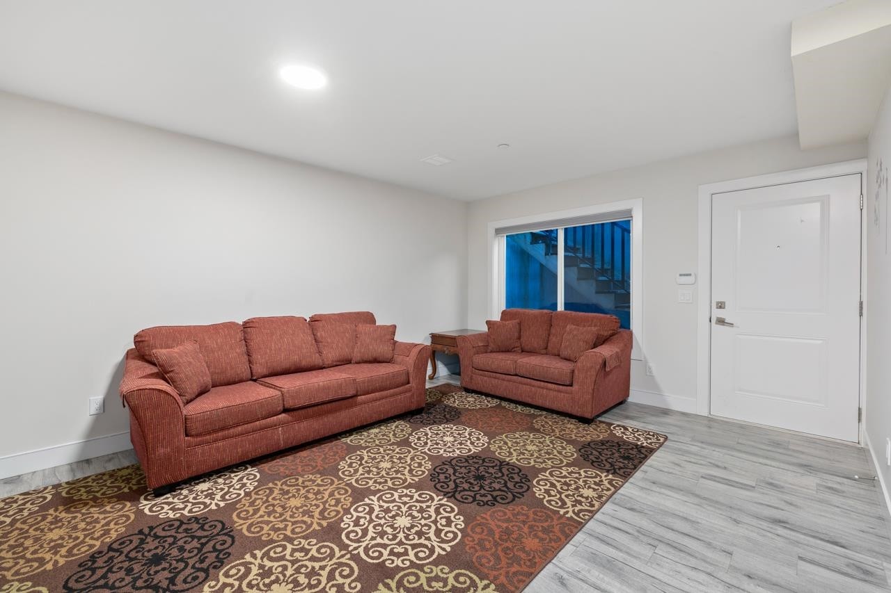 









4581


Sumas Mountain

Road, 6,
Abbotsford,




BC
V3G 0H3

