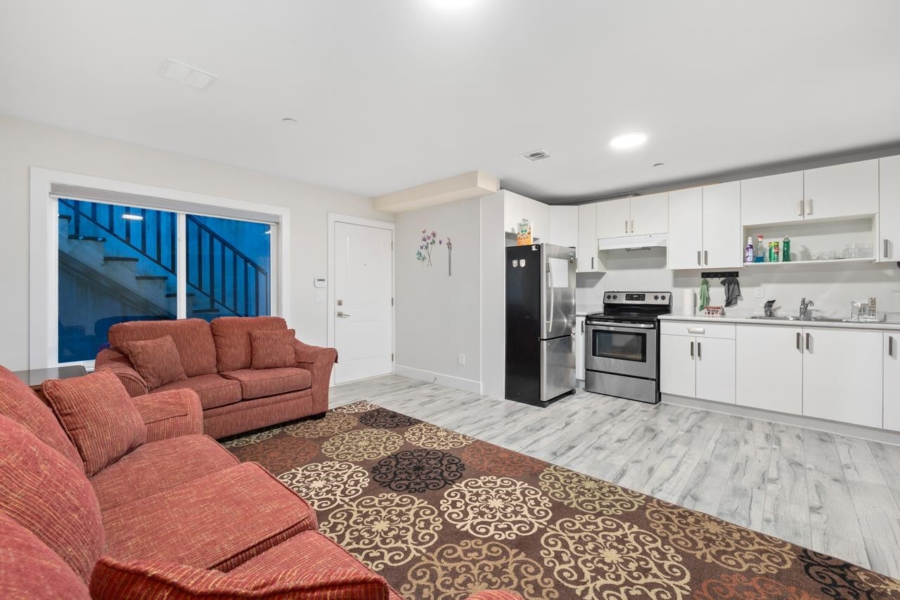 









4581


Sumas Mountain

Road, 6,
Abbotsford,




BC
V3G 0H3

