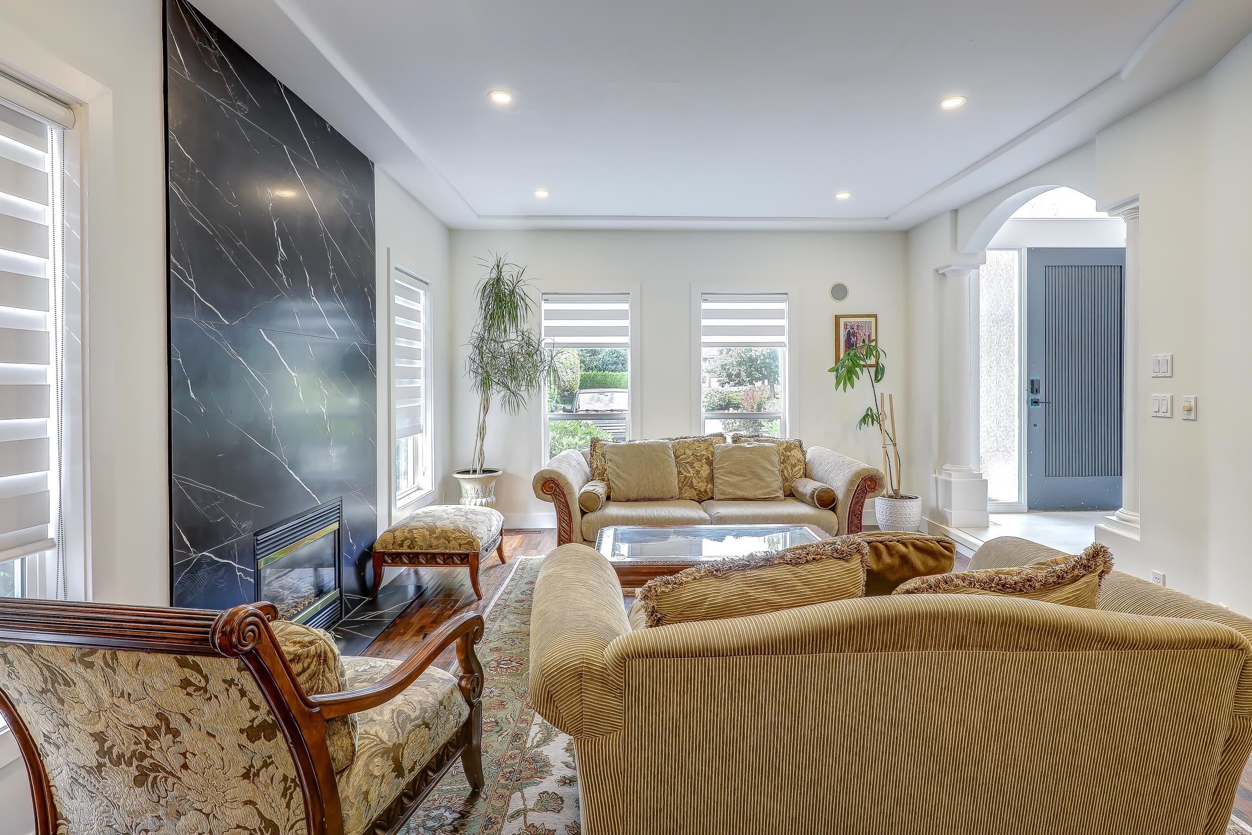 









13856


19a

Avenue,
Surrey,




BC
V4A 9M2

