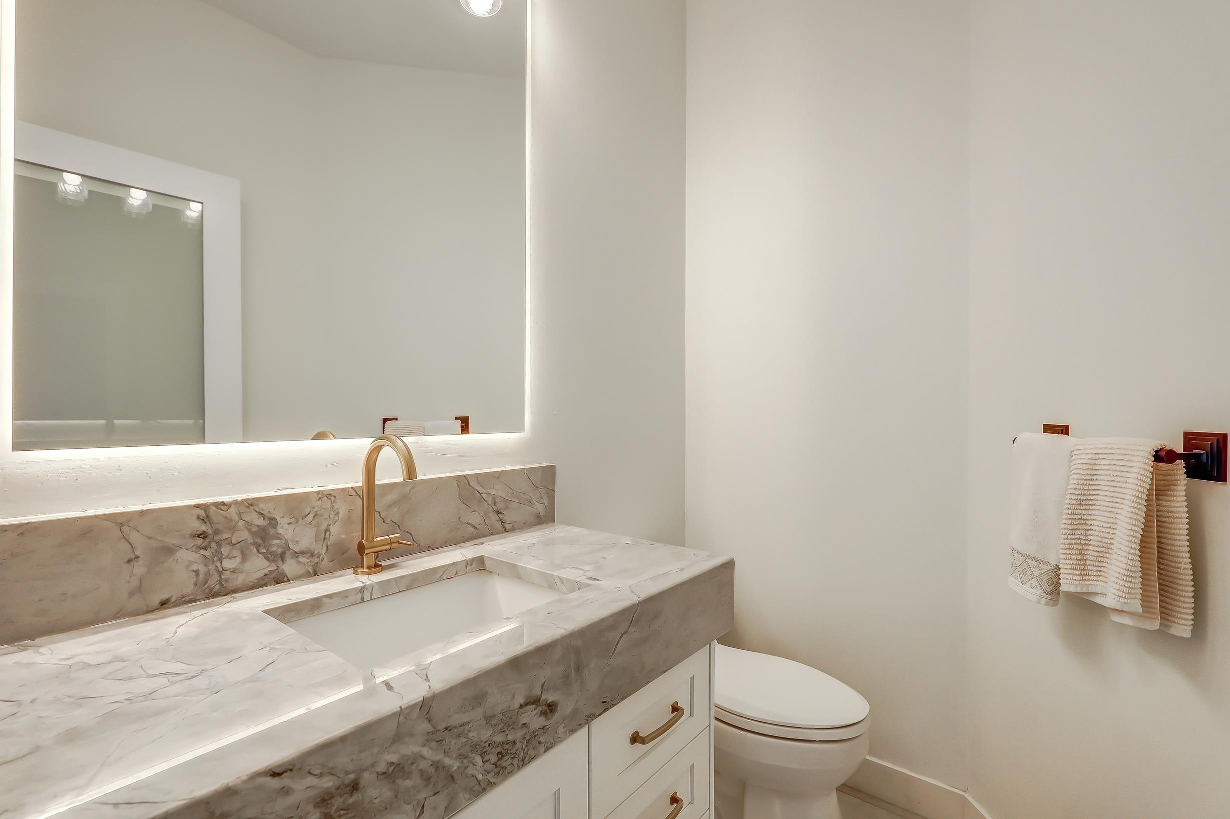 









13856


19a

Avenue,
Surrey,




BC
V4A 9M2

