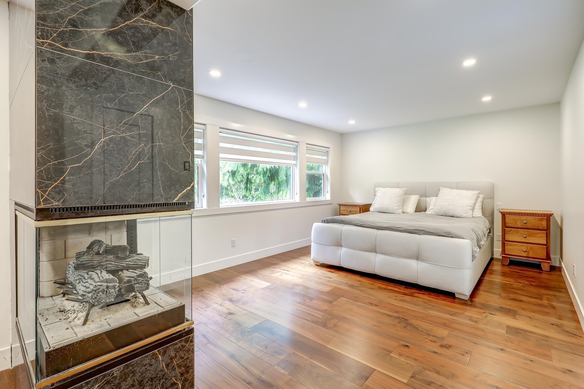 









13856


19a

Avenue,
Surrey,




BC
V4A 9M2

