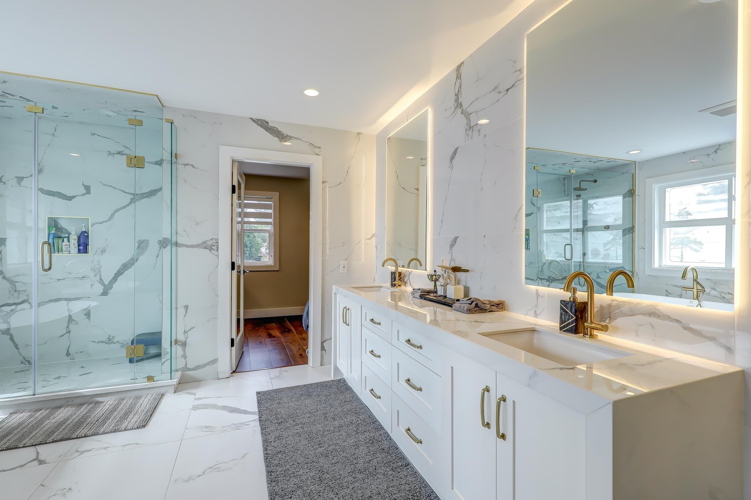 









13856


19a

Avenue,
Surrey,




BC
V4A 9M2

