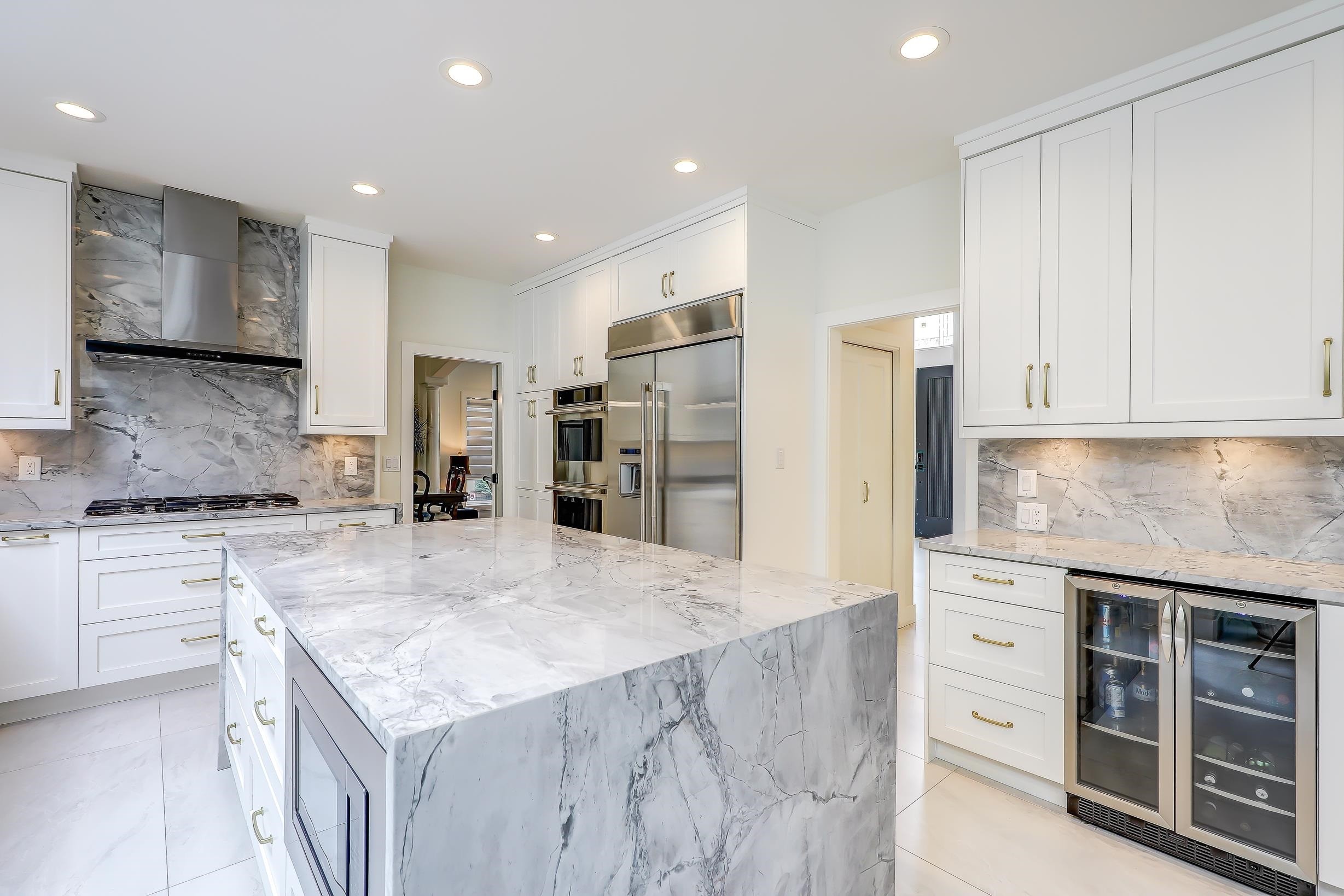 









13856


19a

Avenue,
Surrey,




BC
V4A 9M2

