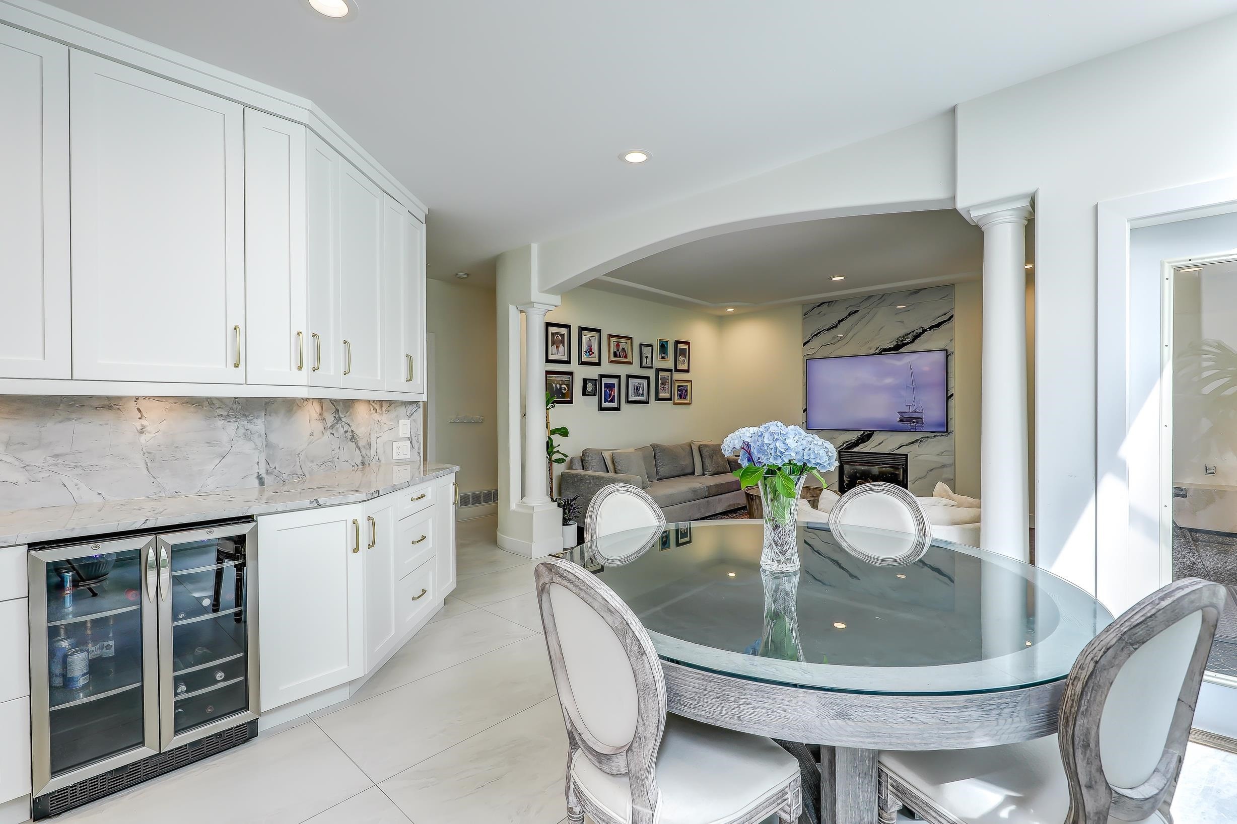 









13856


19a

Avenue,
Surrey,




BC
V4A 9M2

