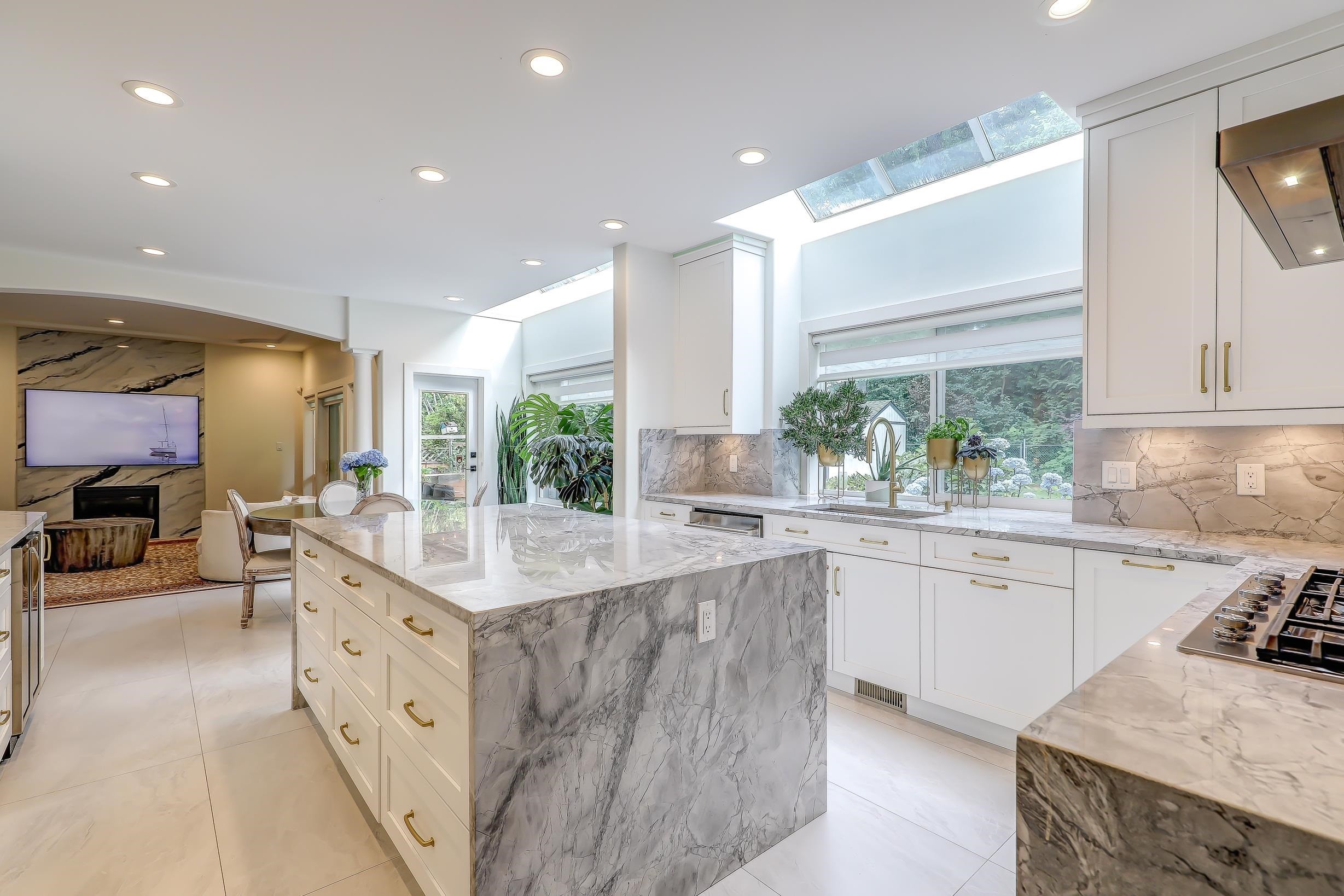 









13856


19a

Avenue,
Surrey,




BC
V4A 9M2

