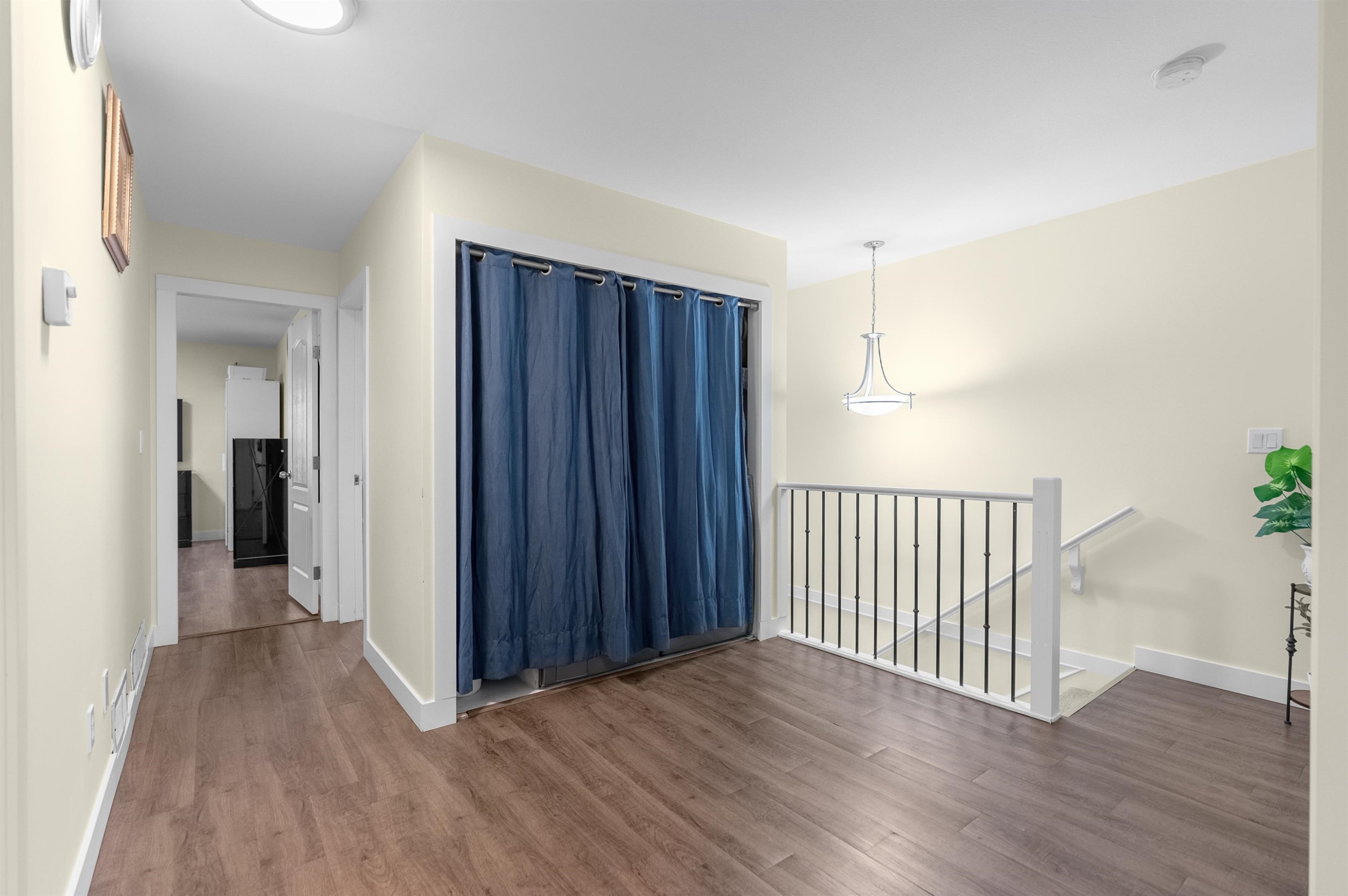 









7250


122

Street, 10,
Surrey,




BC
V3W 1B4

