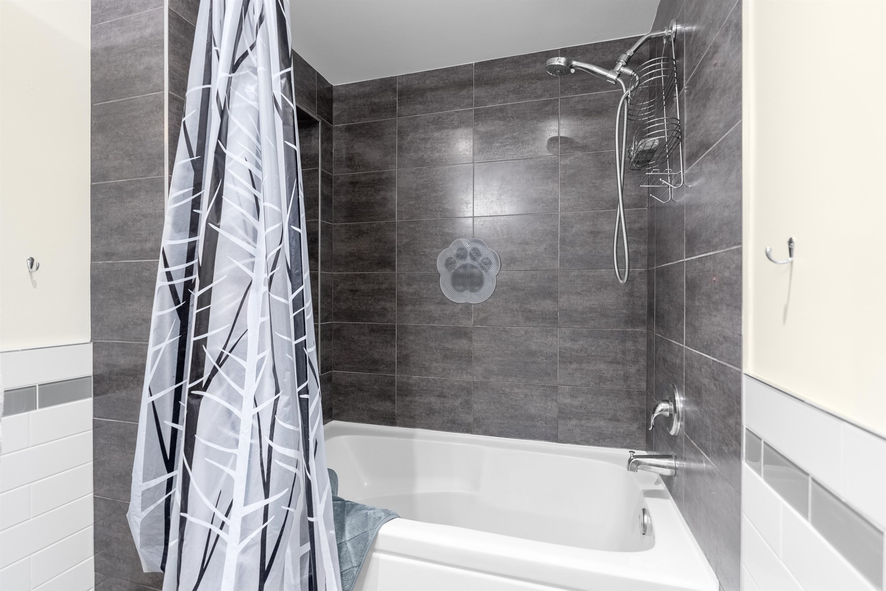 









7250


122

Street, 10,
Surrey,




BC
V3W 1B4

