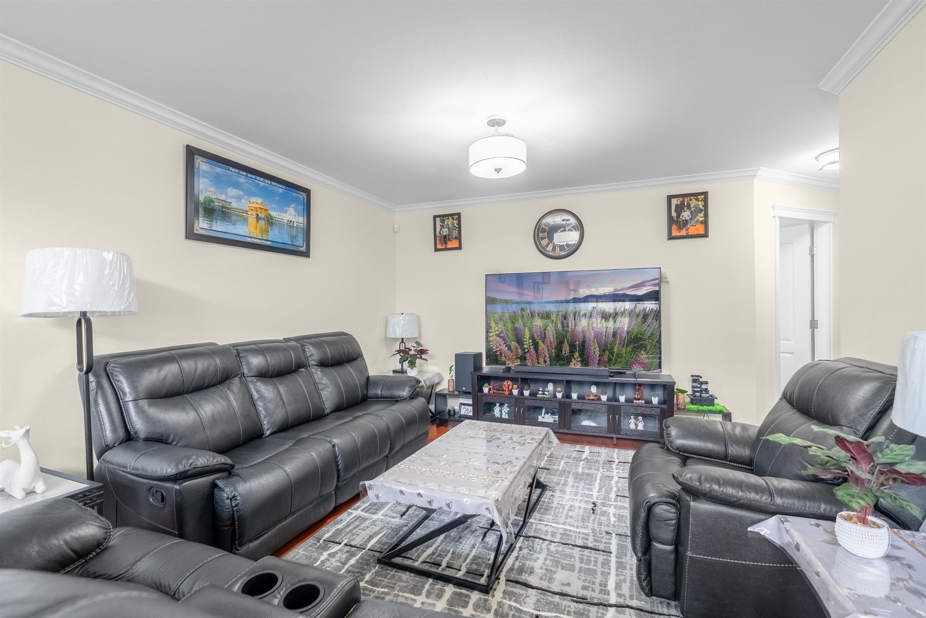 









7250


122

Street, 10,
Surrey,




BC
V3W 1B4


