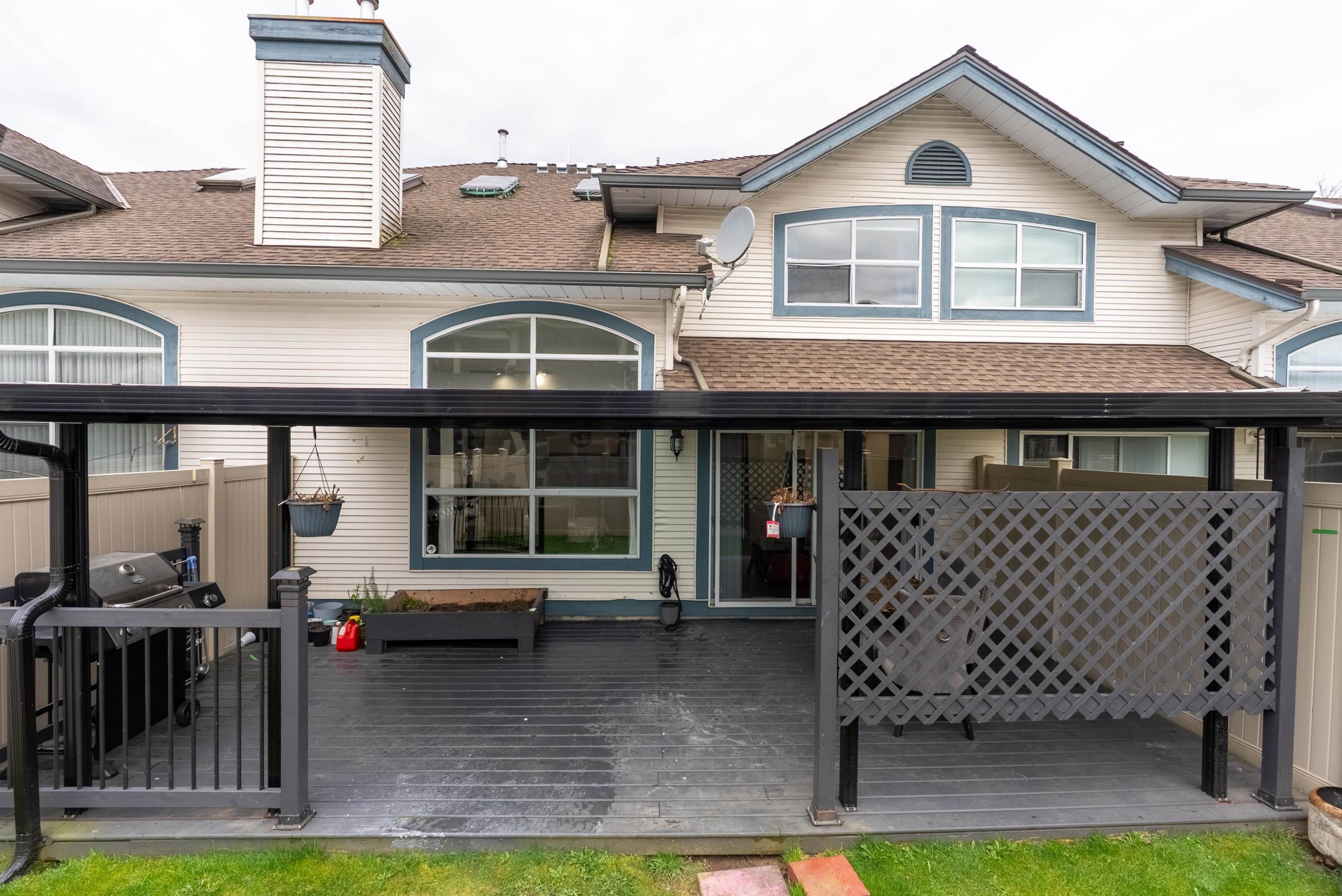 









7250


122

Street, 10,
Surrey,




BC
V3W 1B4

