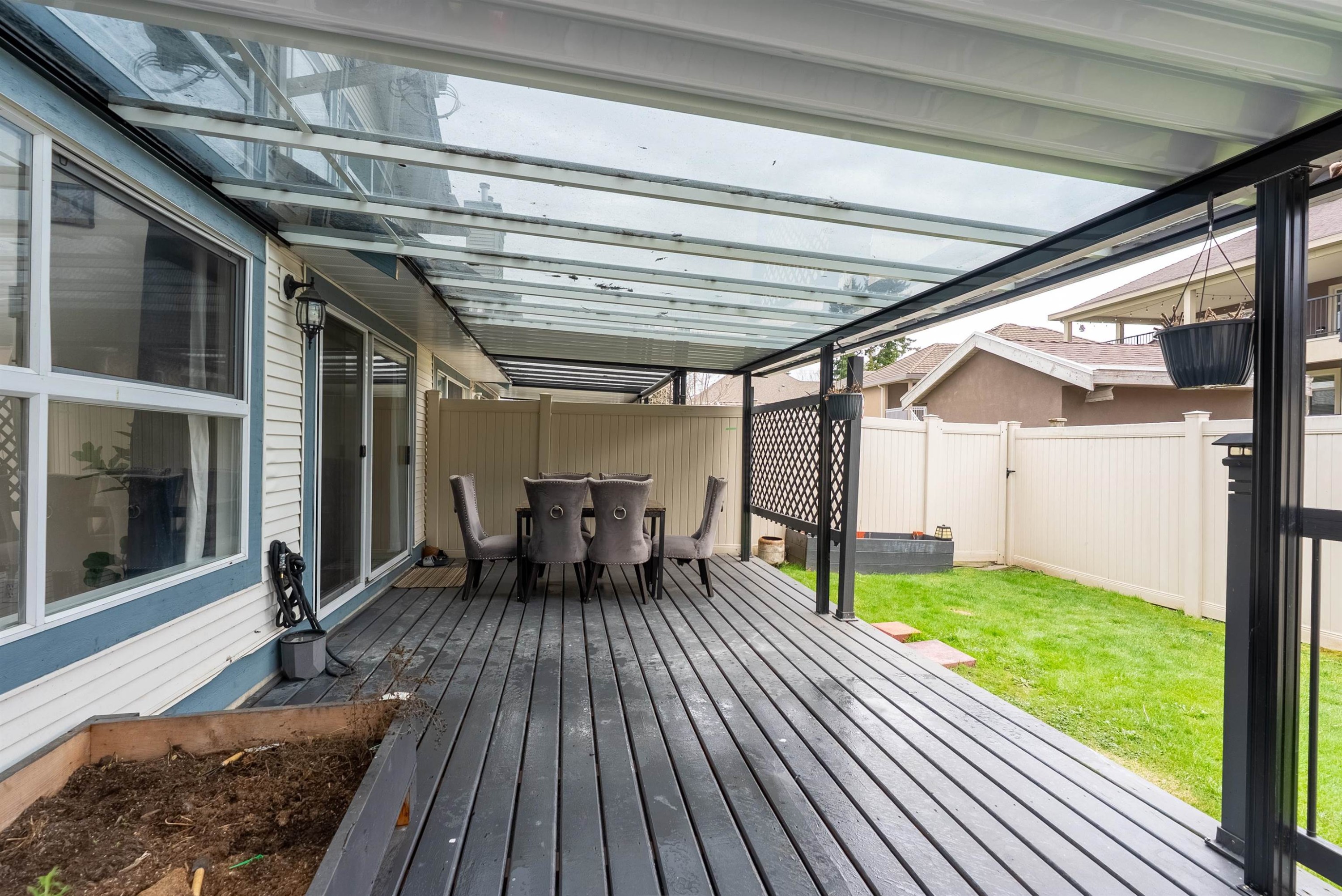 









7250


122

Street, 10,
Surrey,




BC
V3W 1B4

