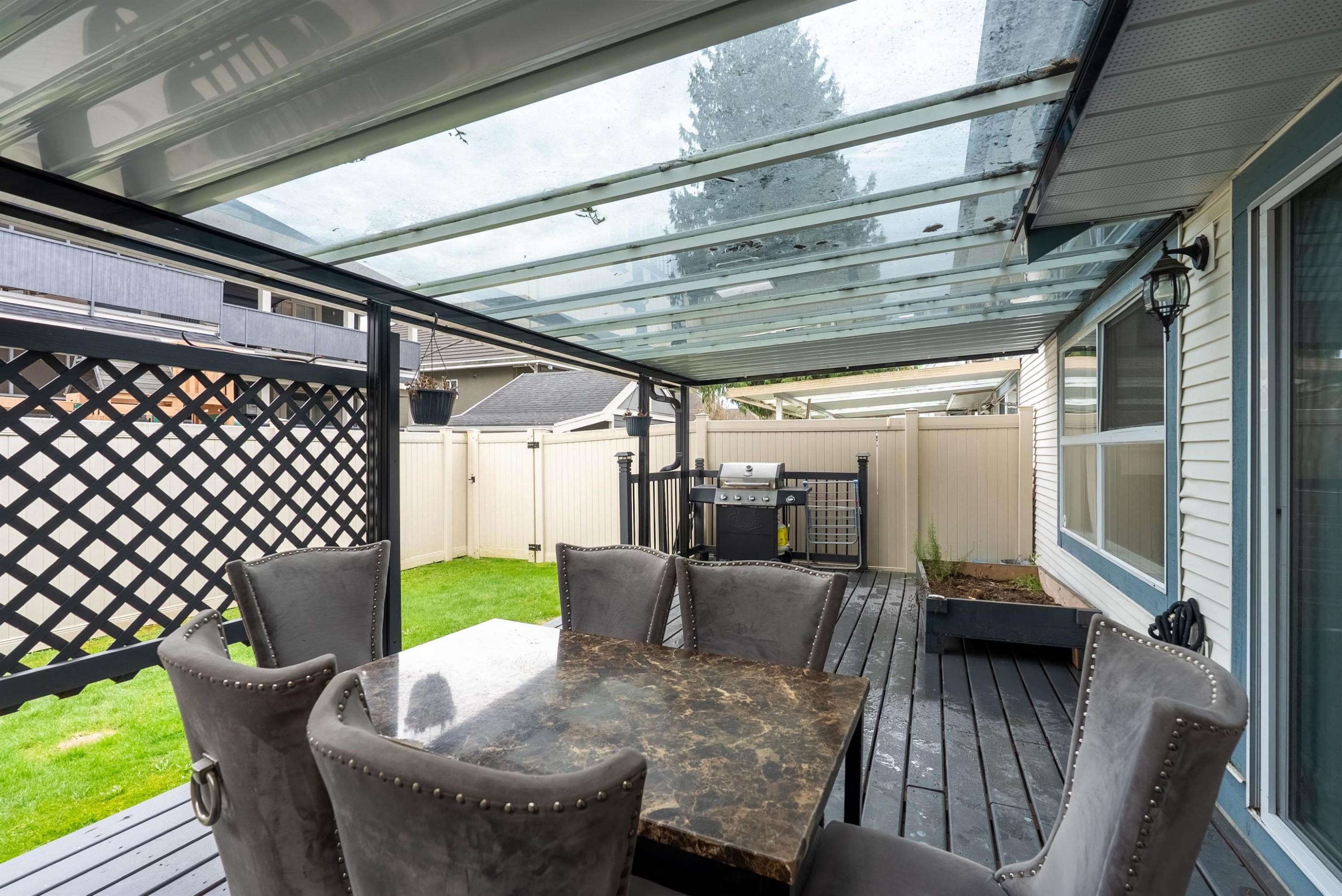 









7250


122

Street, 10,
Surrey,




BC
V3W 1B4

