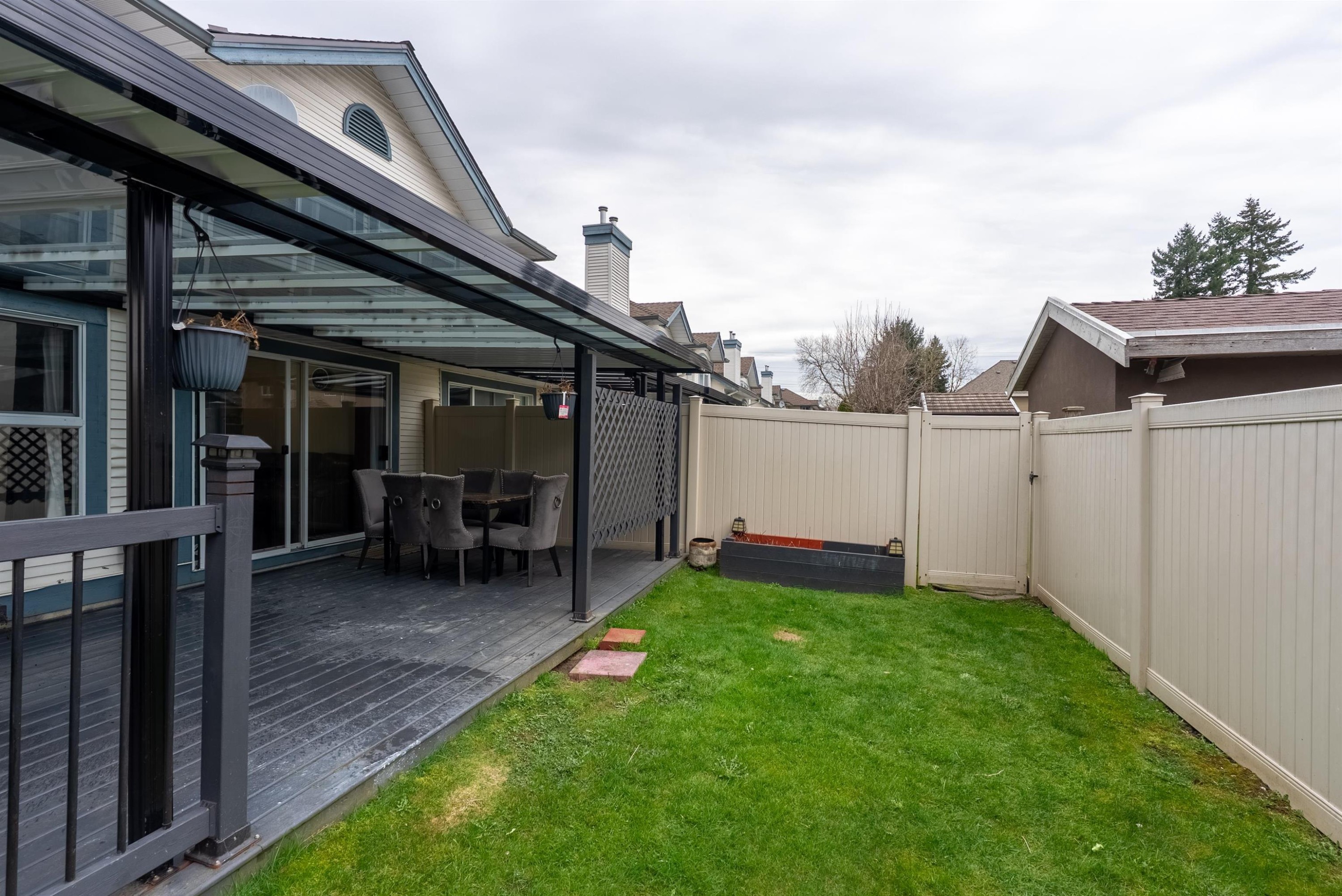 









7250


122

Street, 10,
Surrey,




BC
V3W 1B4

