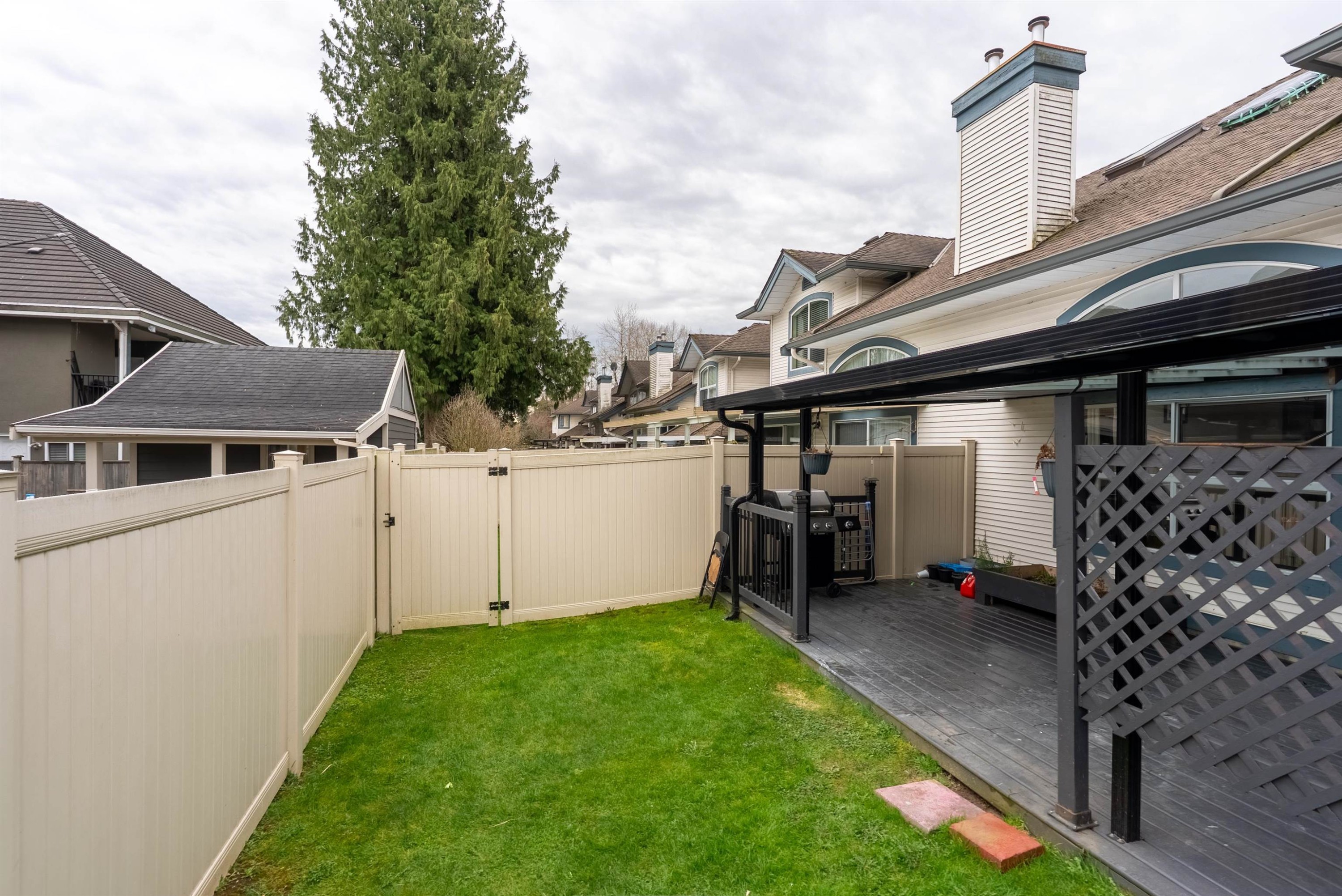 









7250


122

Street, 10,
Surrey,




BC
V3W 1B4

