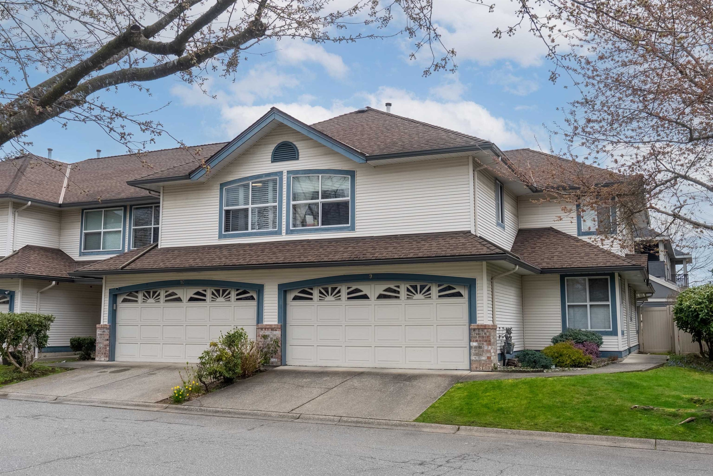 









7250


122

Street, 10,
Surrey,




BC
V3W 1B4


