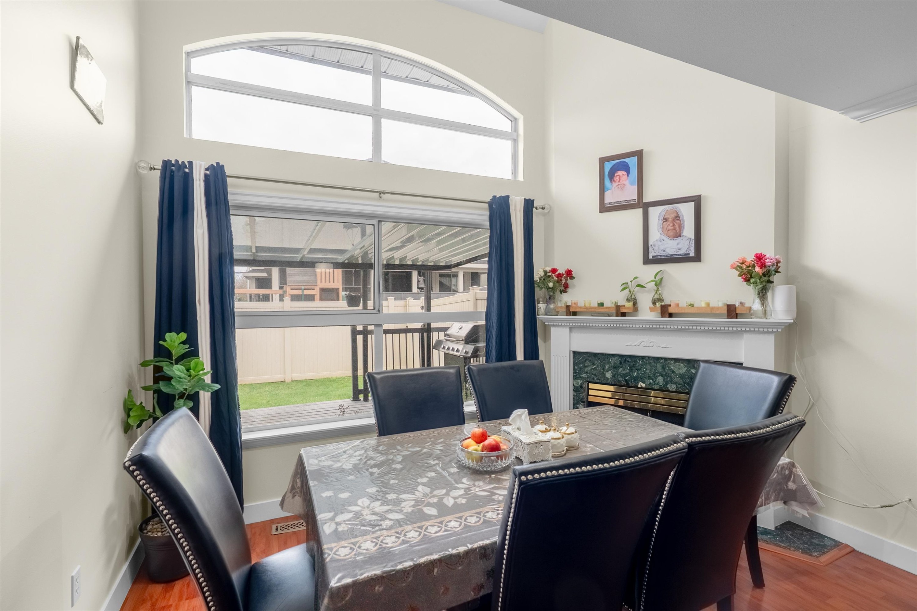 









7250


122

Street, 10,
Surrey,




BC
V3W 1B4

