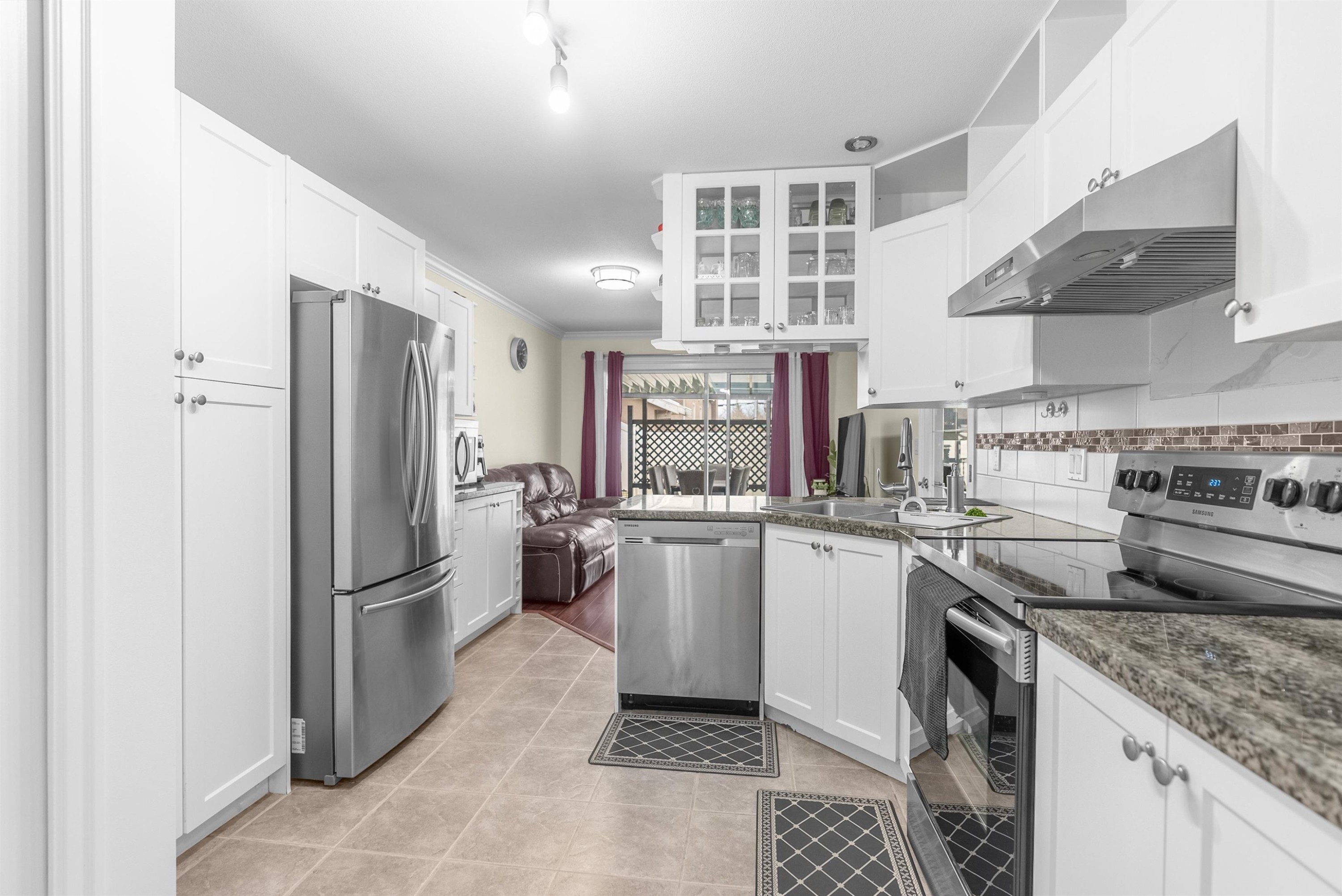 









7250


122

Street, 10,
Surrey,




BC
V3W 1B4

