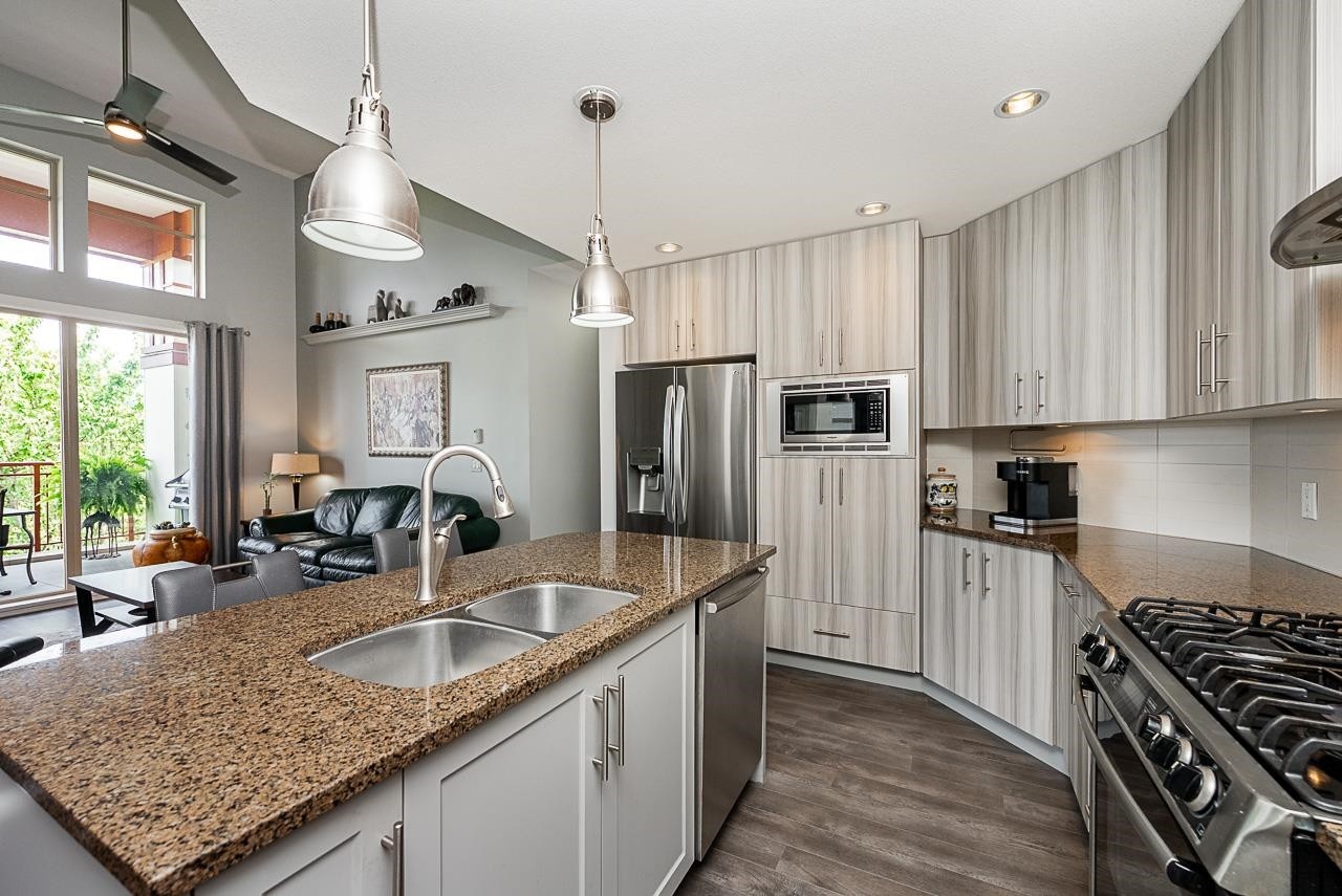 









16499


64

Avenue, 308,
Surrey,




BC
V3S 6V7

