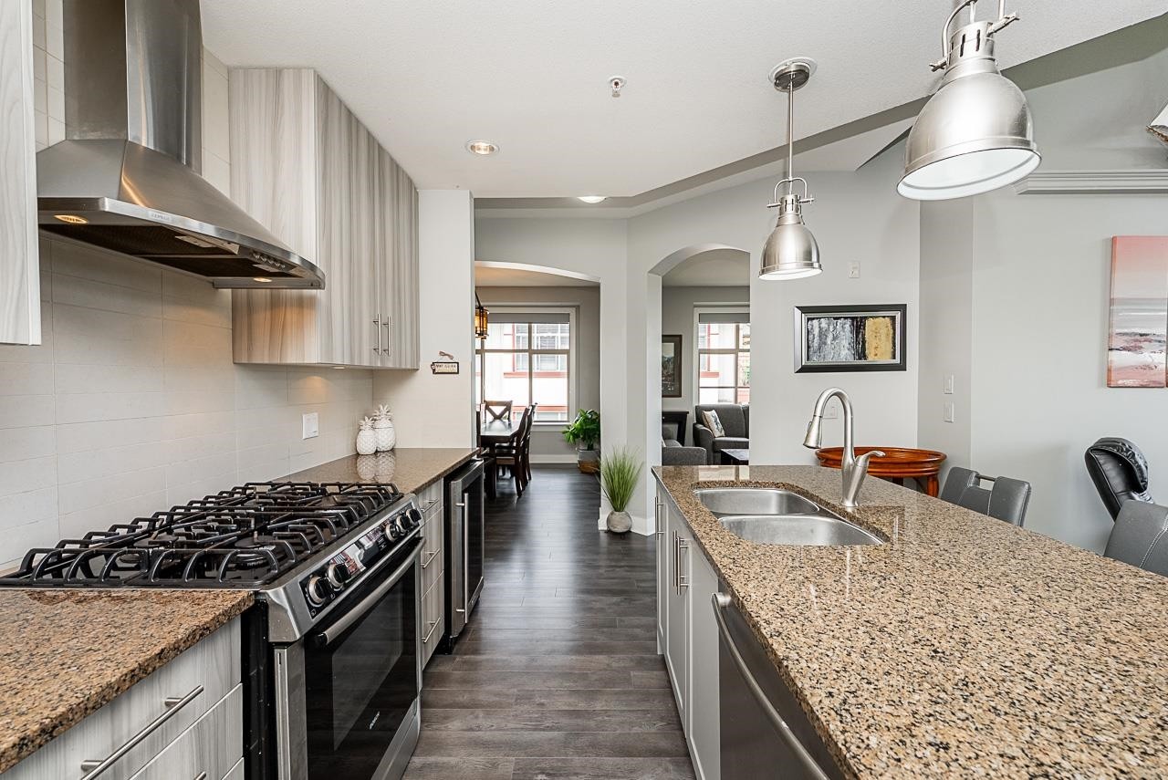 









16499


64

Avenue, 308,
Surrey,




BC
V3S 6V7

