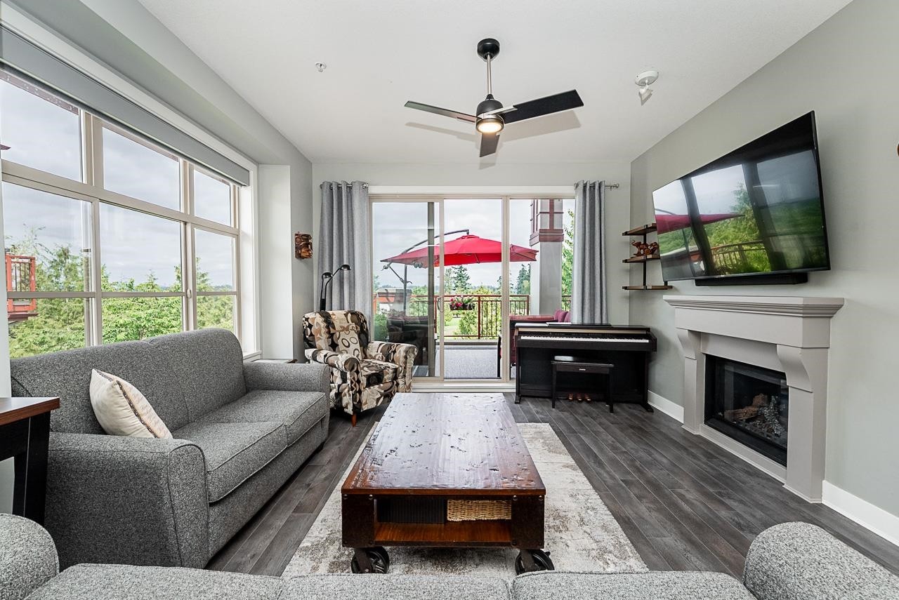 









16499


64

Avenue, 308,
Surrey,




BC
V3S 6V7

